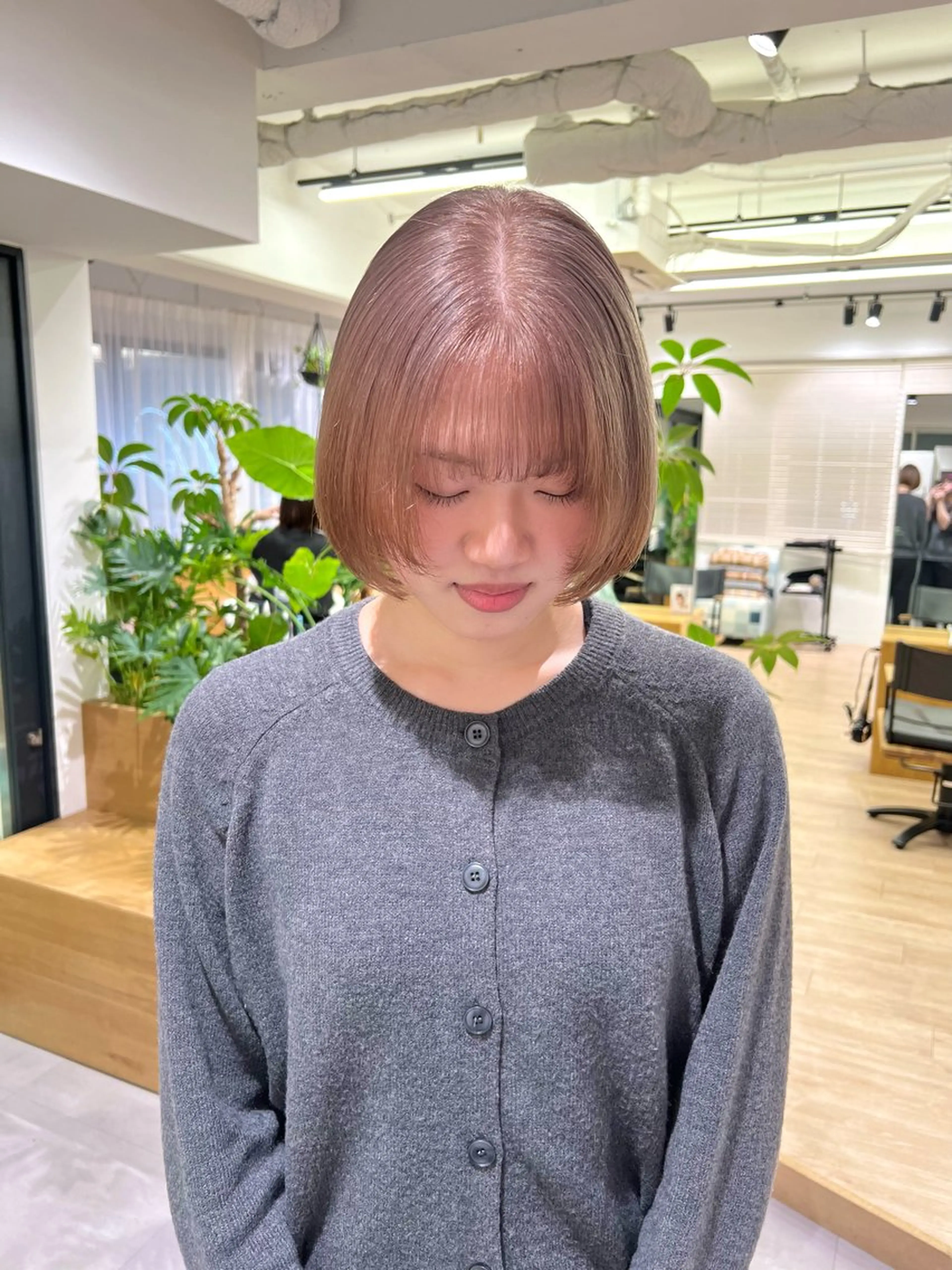 ミディアム カラー ヘアカラー トリートメント 艶ベージュ/オリーブ カラー🫒airiのヘアスタイル