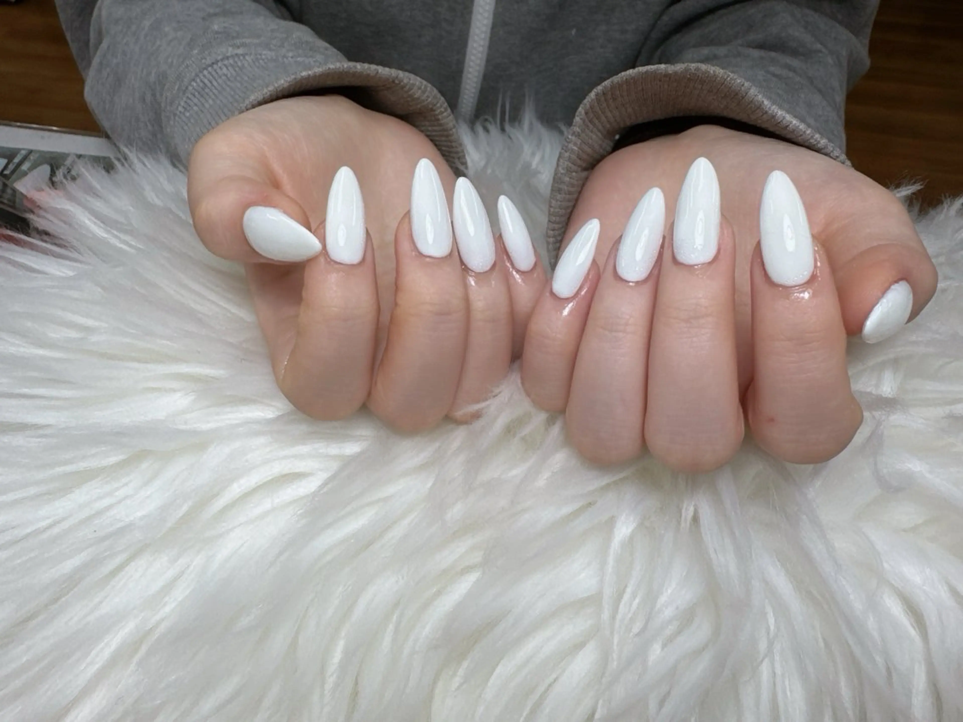 ネイル フレンチネイル グラデーション 韓国ネイル マグネットネイル ミラーネイル ハンドネイル ハンドケア Hara Nail 【パラジェル使用】のネイルデザイン