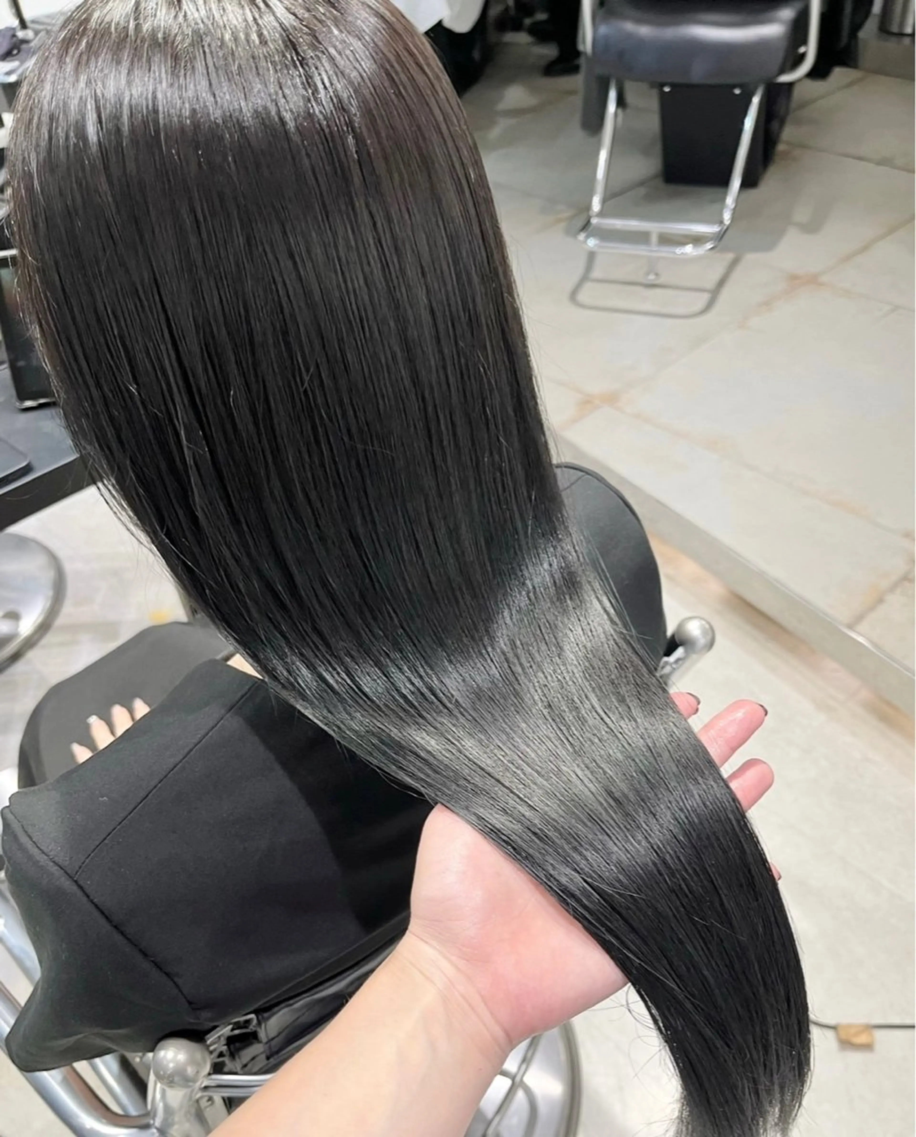 ロング カラー パーマ ヘアアレンジ カット ヘアカラー トリートメント ヘッドスパ ヘアセット 透明感/オリーブ/ グレージュ/YUKAのヘアスタイル