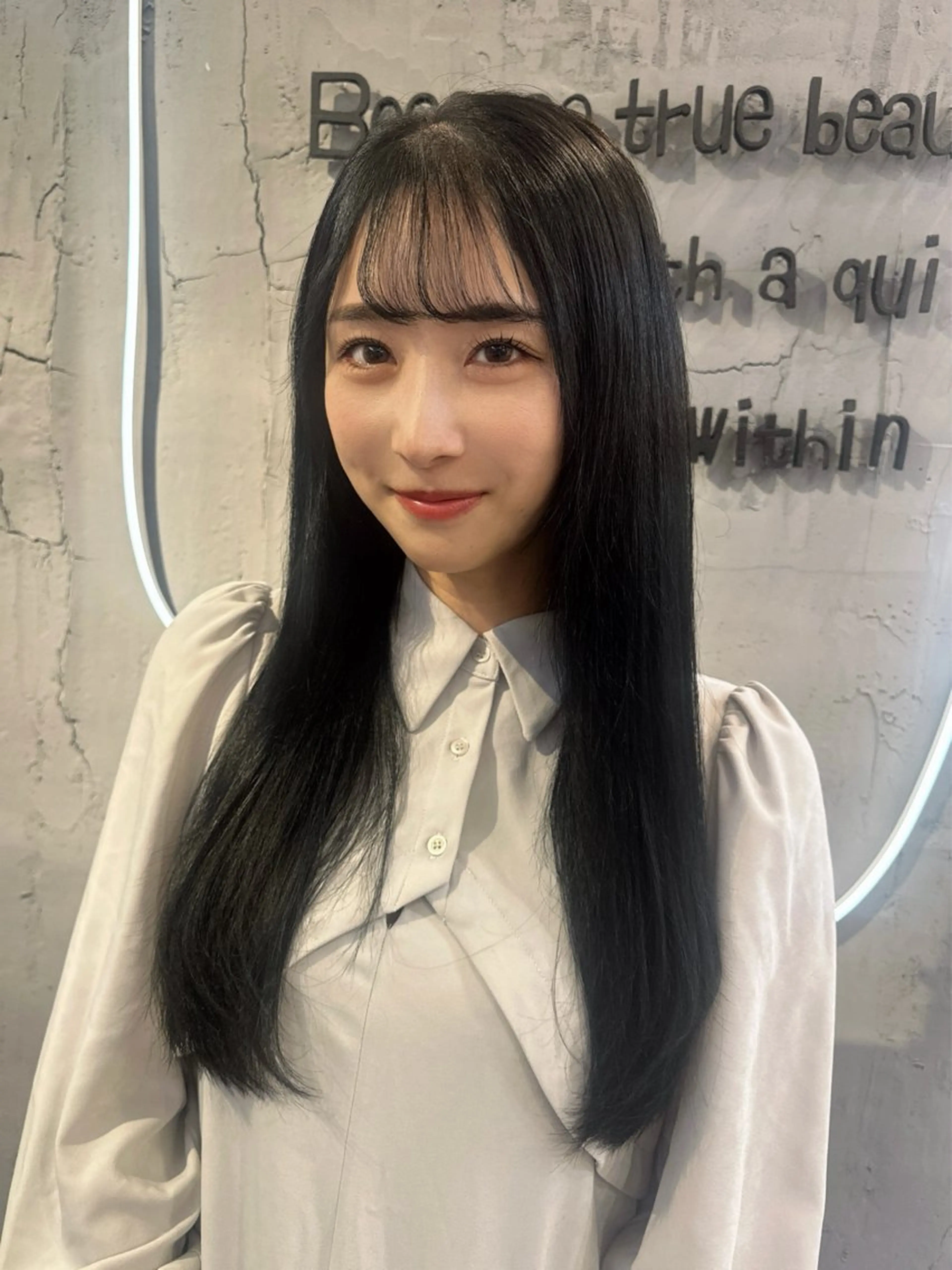 ロング カラー 黒髪 ブルーカラー ブルーブラック 透明感カラー カット ヘアカラー トリートメント sato ayaka ｜透明感カラー🫧のヘアスタイル