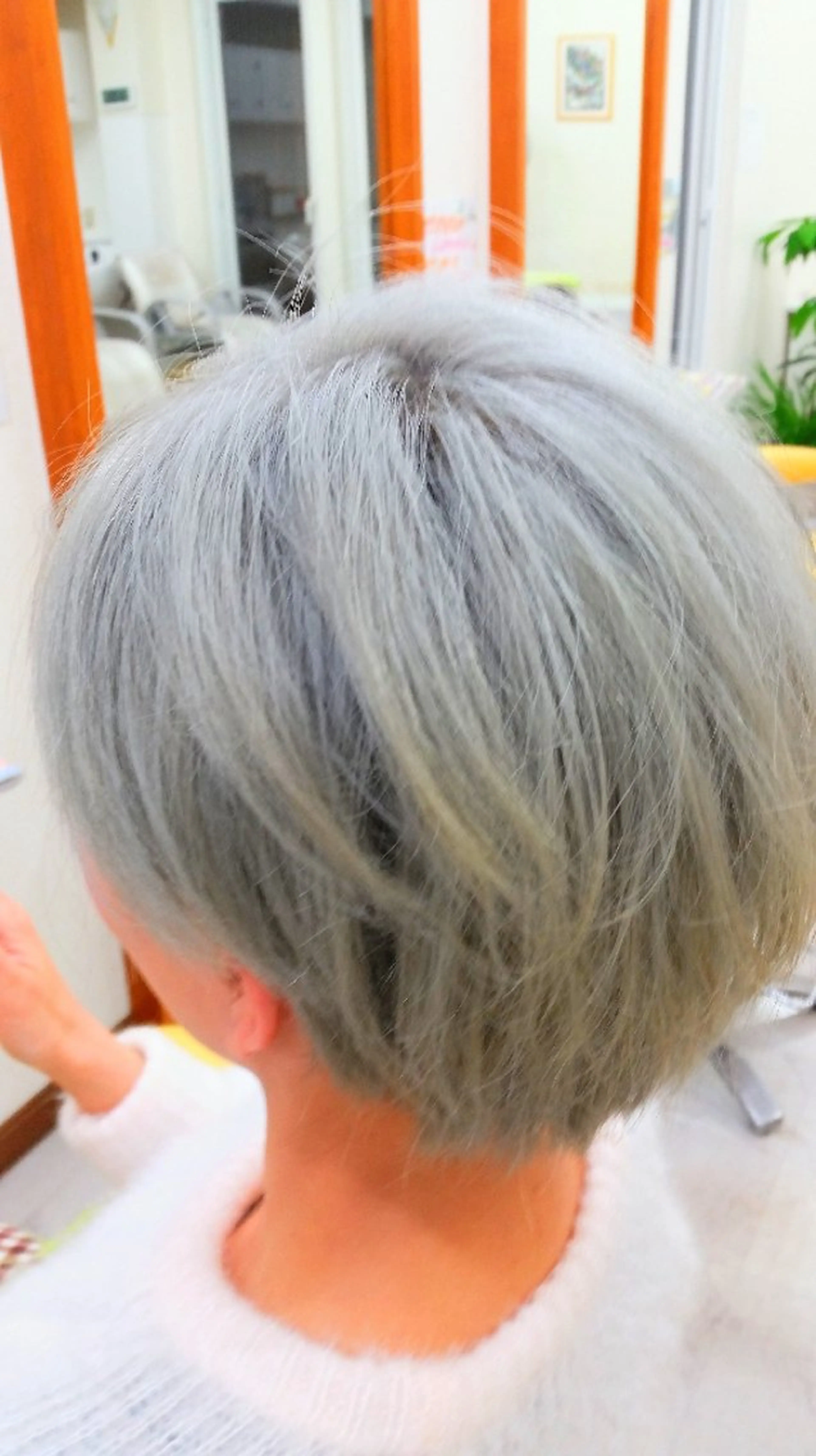 ショート カラー シルバー カット ヘアカラー トリートメント 小林暢🌟Orque 髪質改善サロン🌙のヘアスタイル