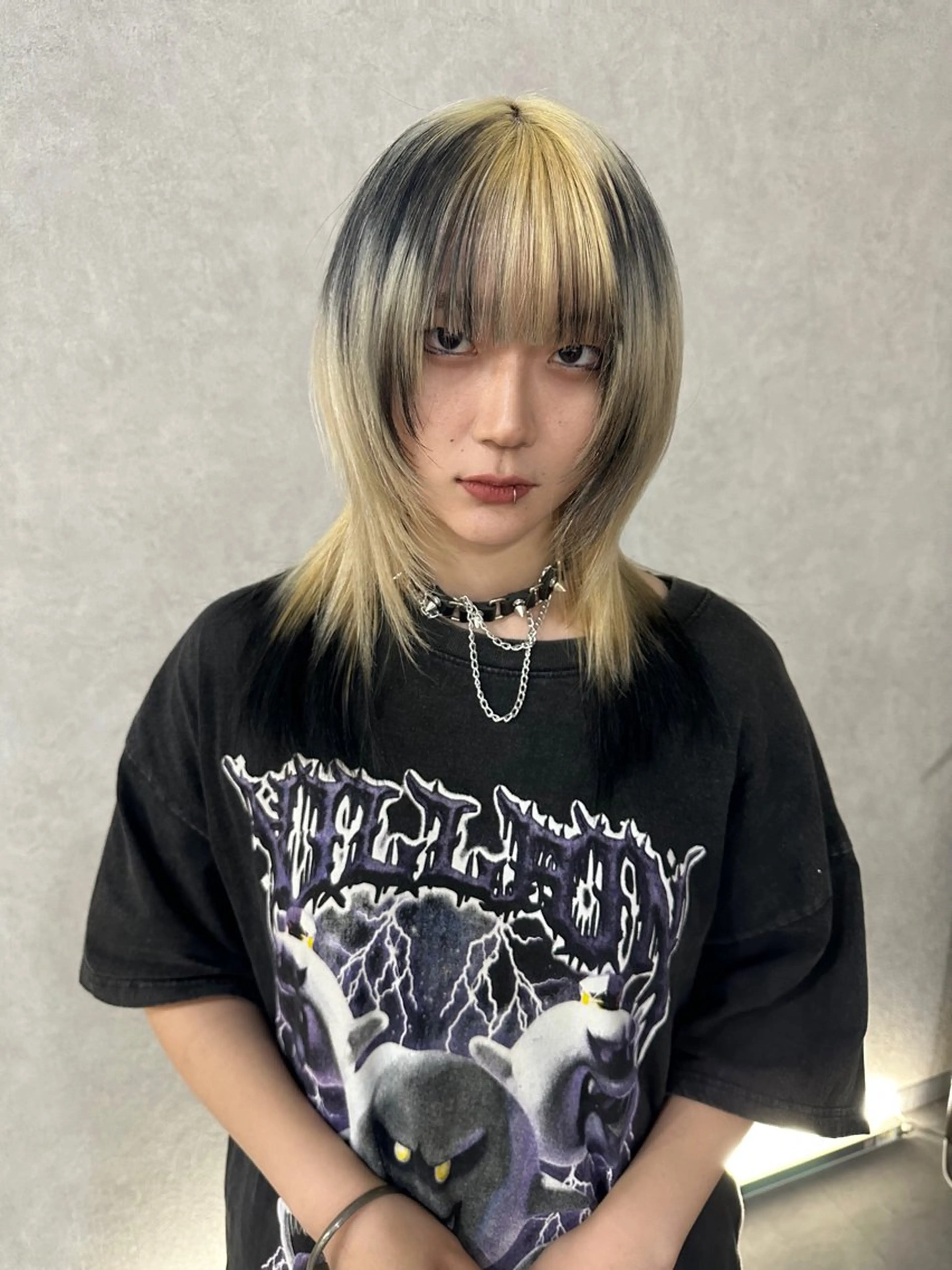 ロング カラー ブロンド ホワイトブロンド カット ヘアカラー ヘアセット 中性ウルフカット ケアブリーチ/ケイトのヘアスタイル