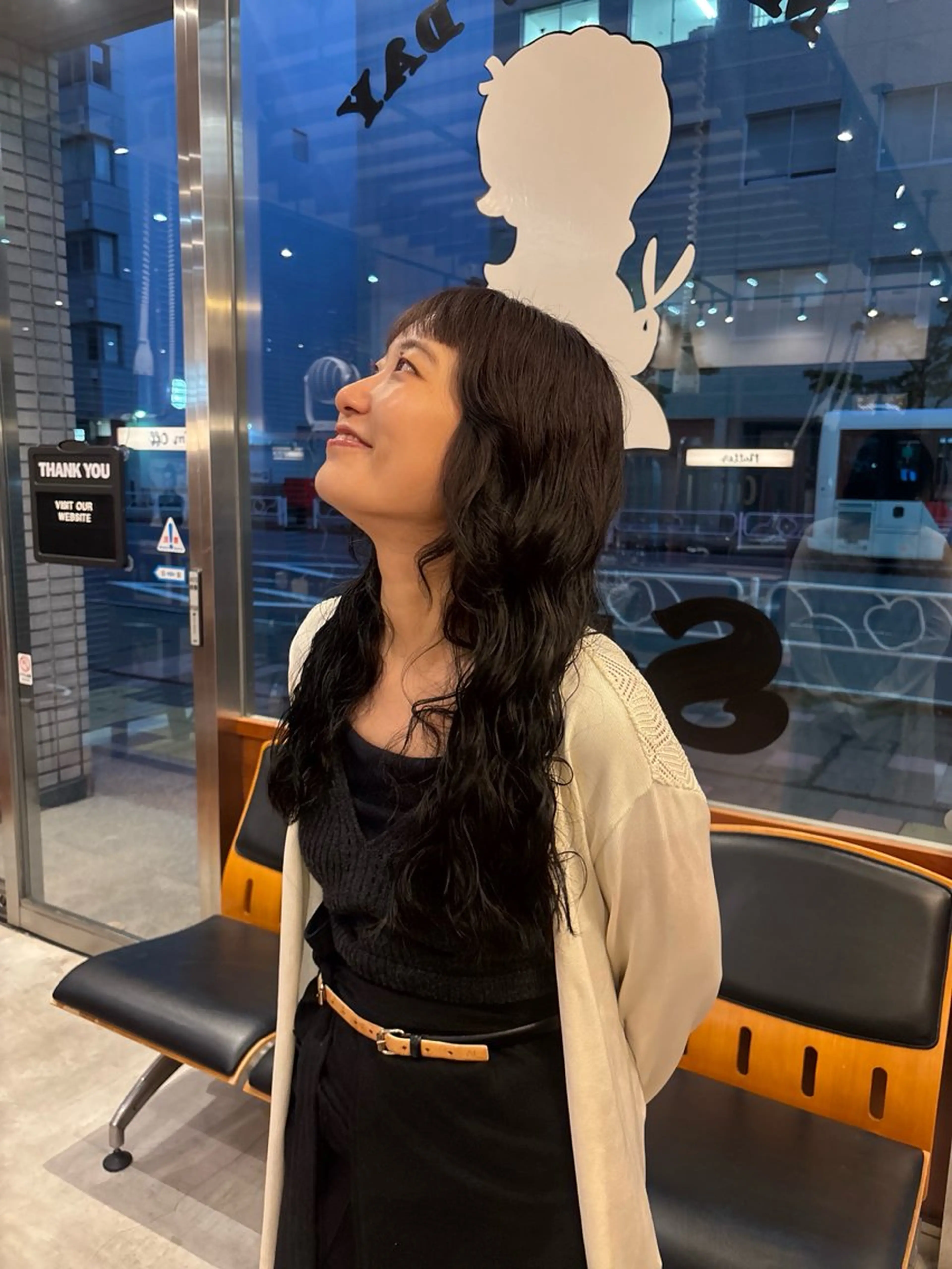 ロング パーマ カラー 黒髪 ロング カット パーマ SASAnagano 堀内未梨のヘアスタイル