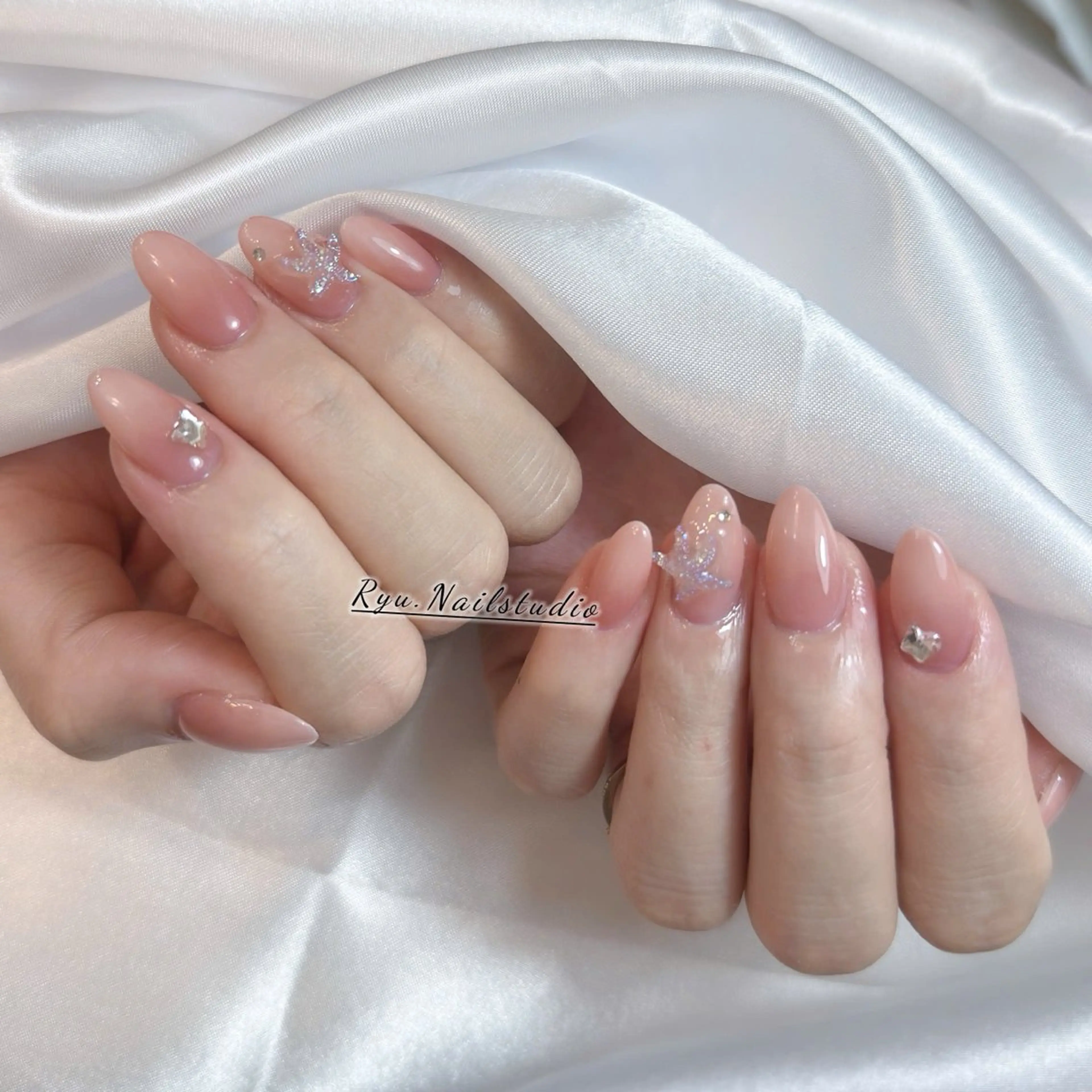 ネイル アートネイル フラワーネイル フレンチネイル ジェルネイル グラデーション ハンドネイル Ryunail所属・Ryu Nail NekoChanのネイルデザイン