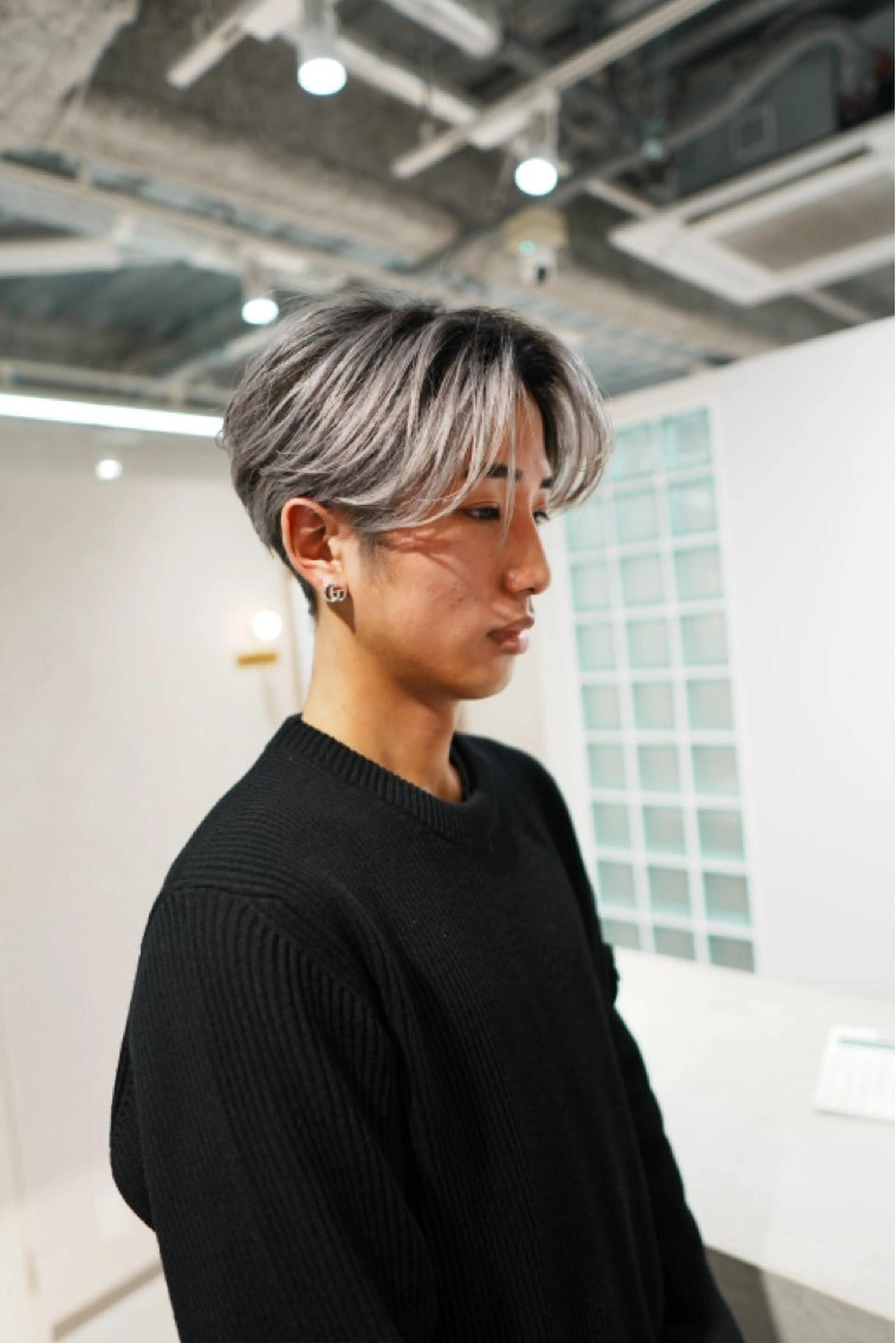 ショート カラー メンズ メンズバレイヤージュ バレイヤージュ レイヤーカット 鈴木/ミルクティー/ ブリーチ/ボブ/のヘアスタイル