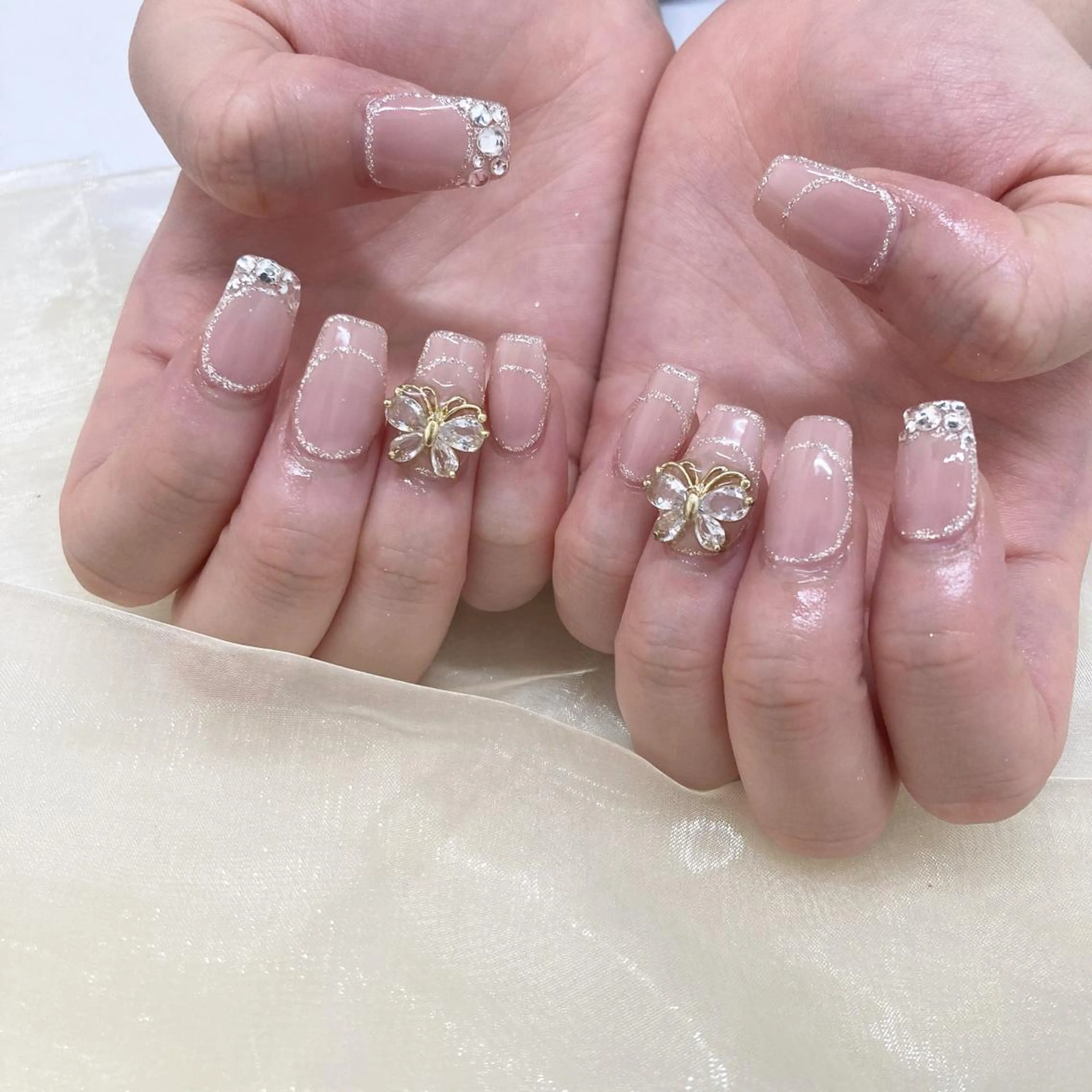 ネイル アートネイル クリアネイル フレンチネイル ジェルネイル ガーリー ハンドネイル GO TODAY SHAiRE SALON 表参道colore店所属・emmi nailのネイルデザイン