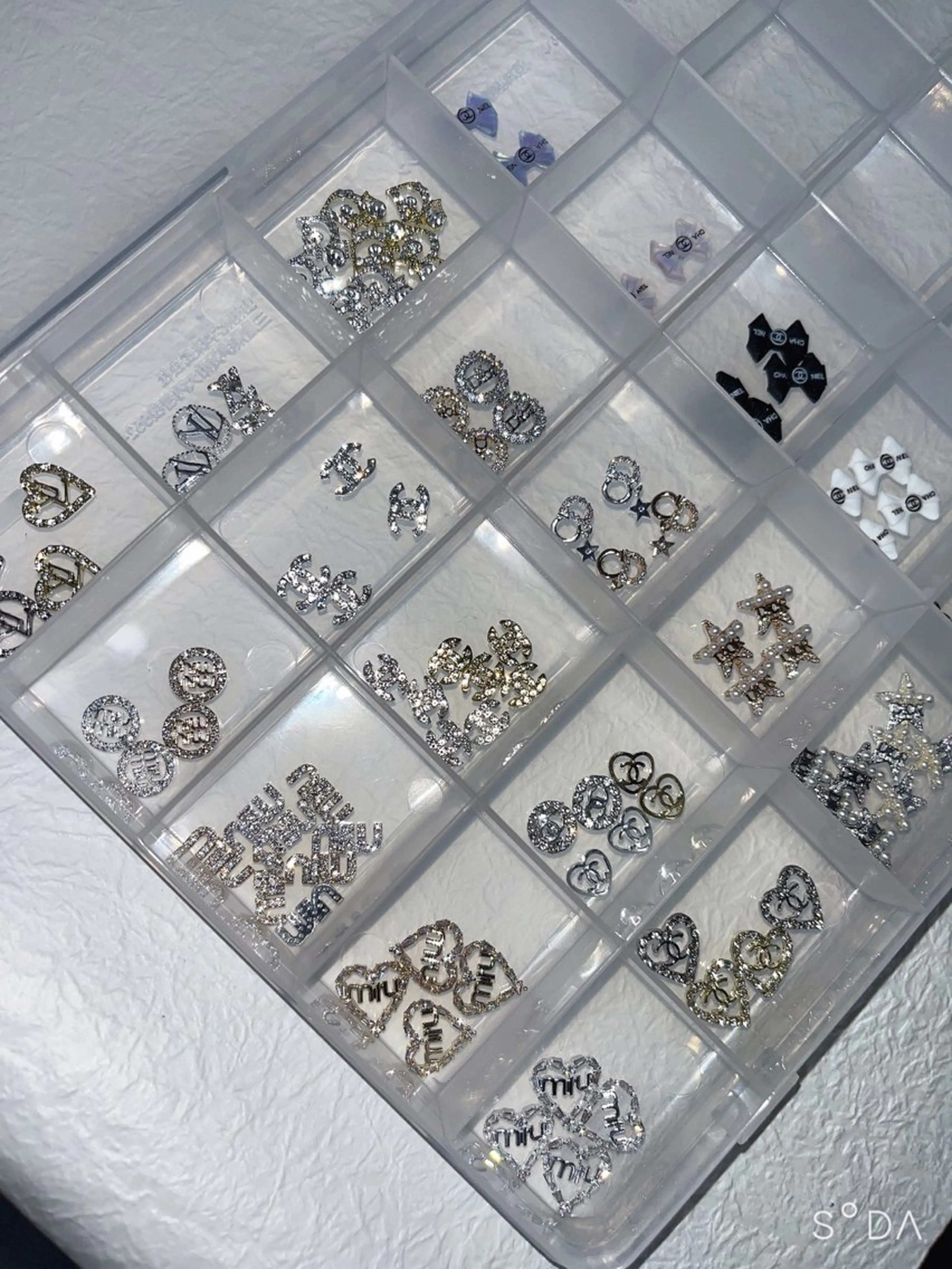 ネイル ハンドケア 鈴木 愛理のネイルデザイン