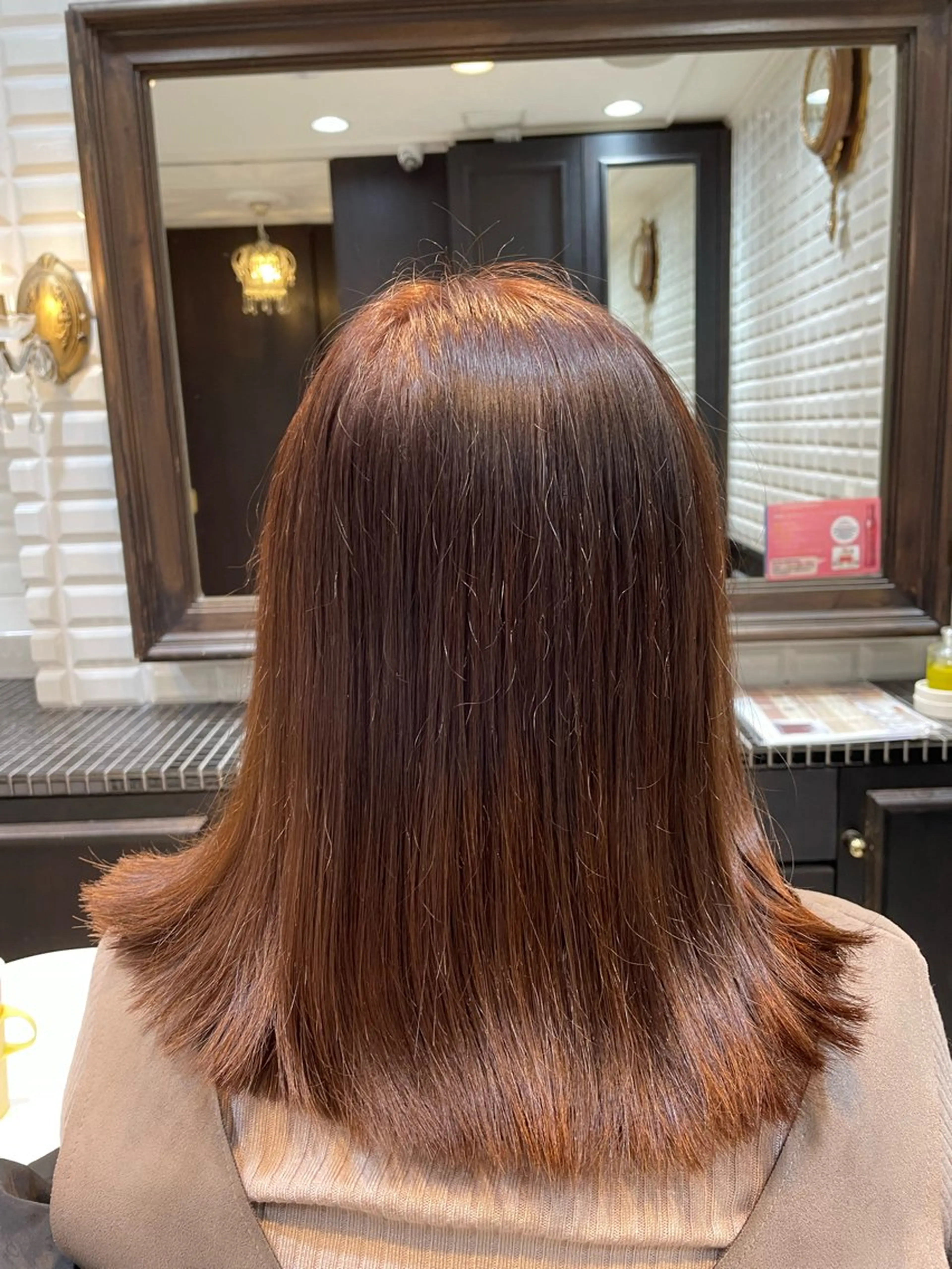 ミディアム カラー ブラウンカラー ピンクカラー ピンクブラウン 波巻き、ツイスト パーマモデル募集中のヘアスタイル
