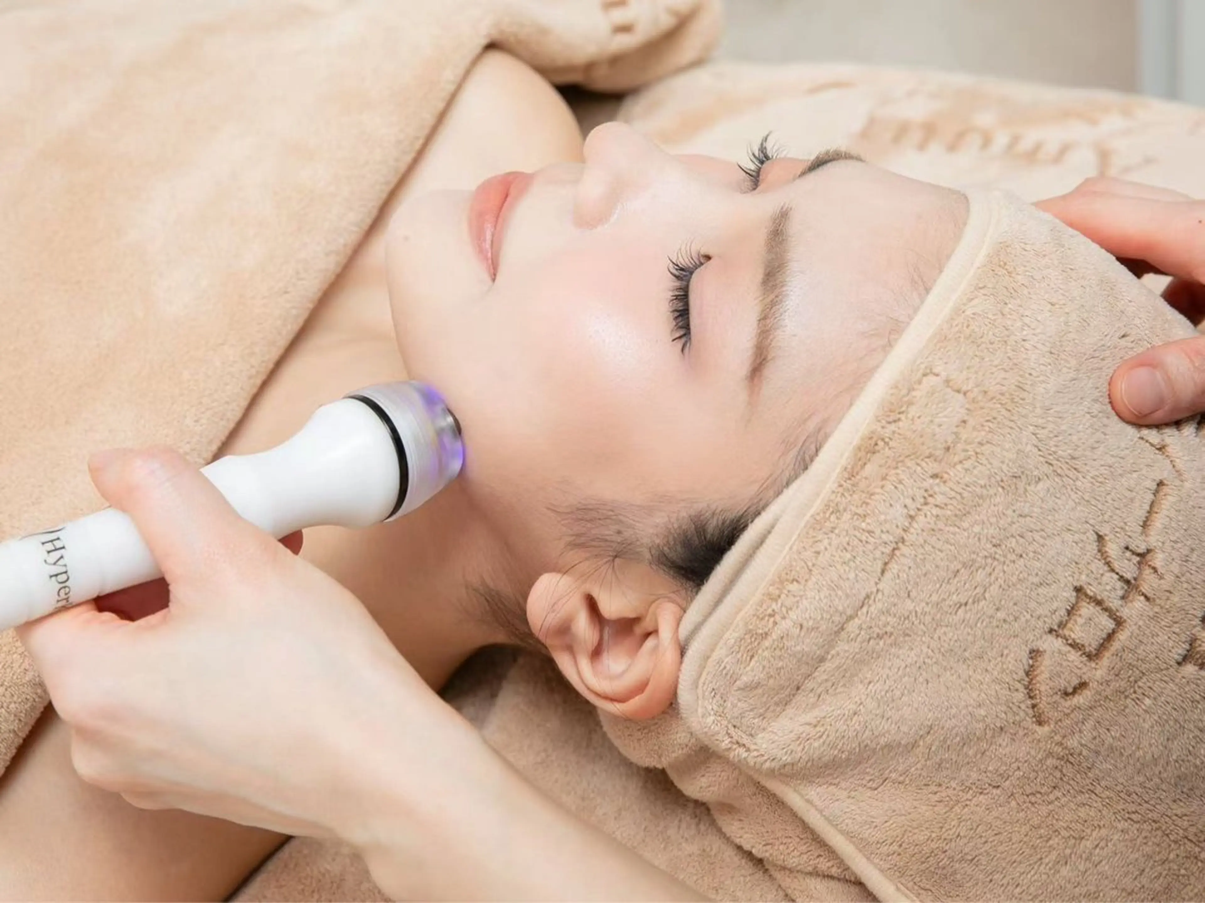 [時間がないお客様に！コレ&小顔スッキリ]小顔フェイシャル40分4980円の写真