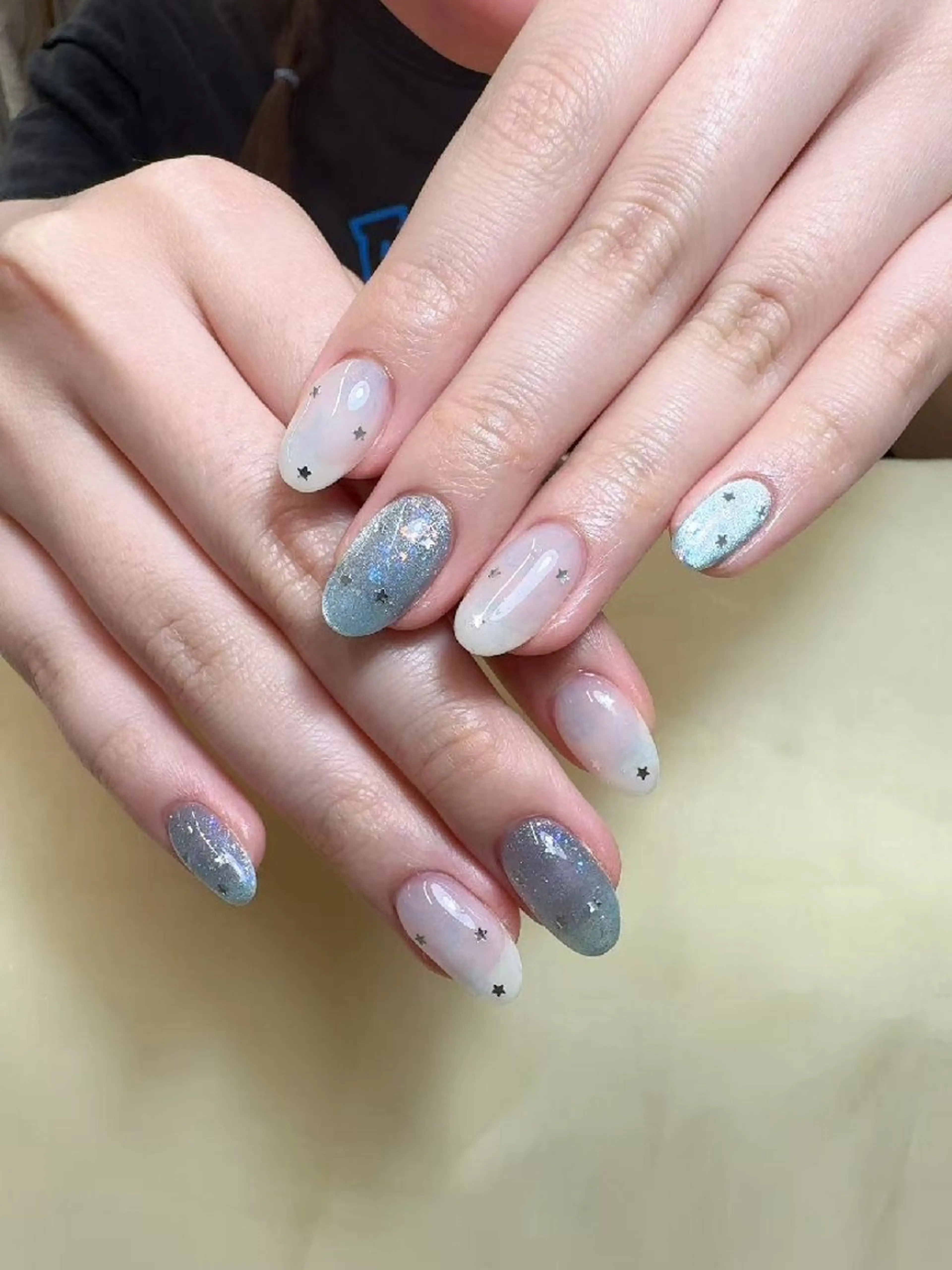 ネイル ハンドネイル グロー ネイルのネイルデザイン