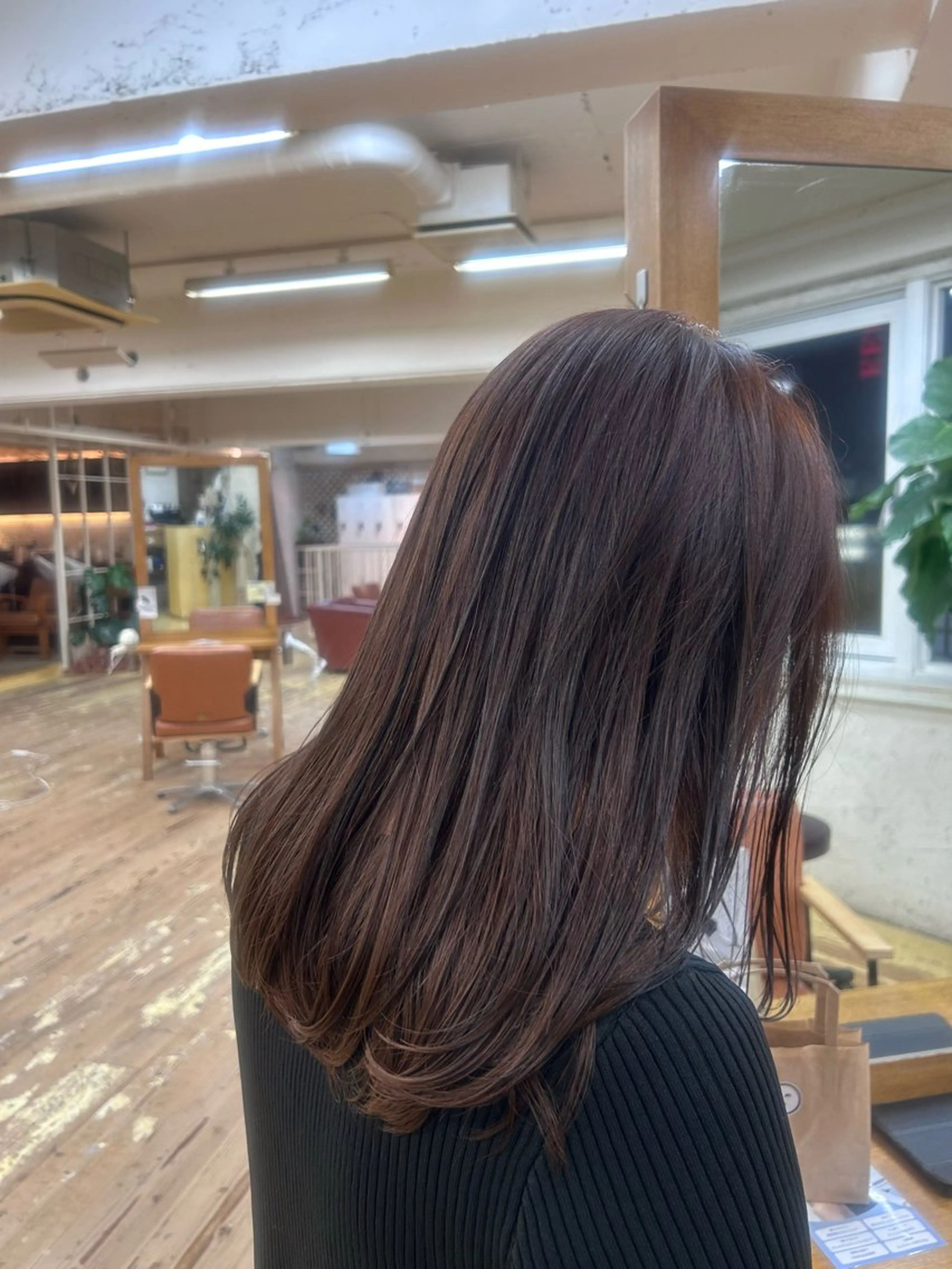 セミロング カラー 艶カラー🫧/ 板倉かなみのヘアスタイル