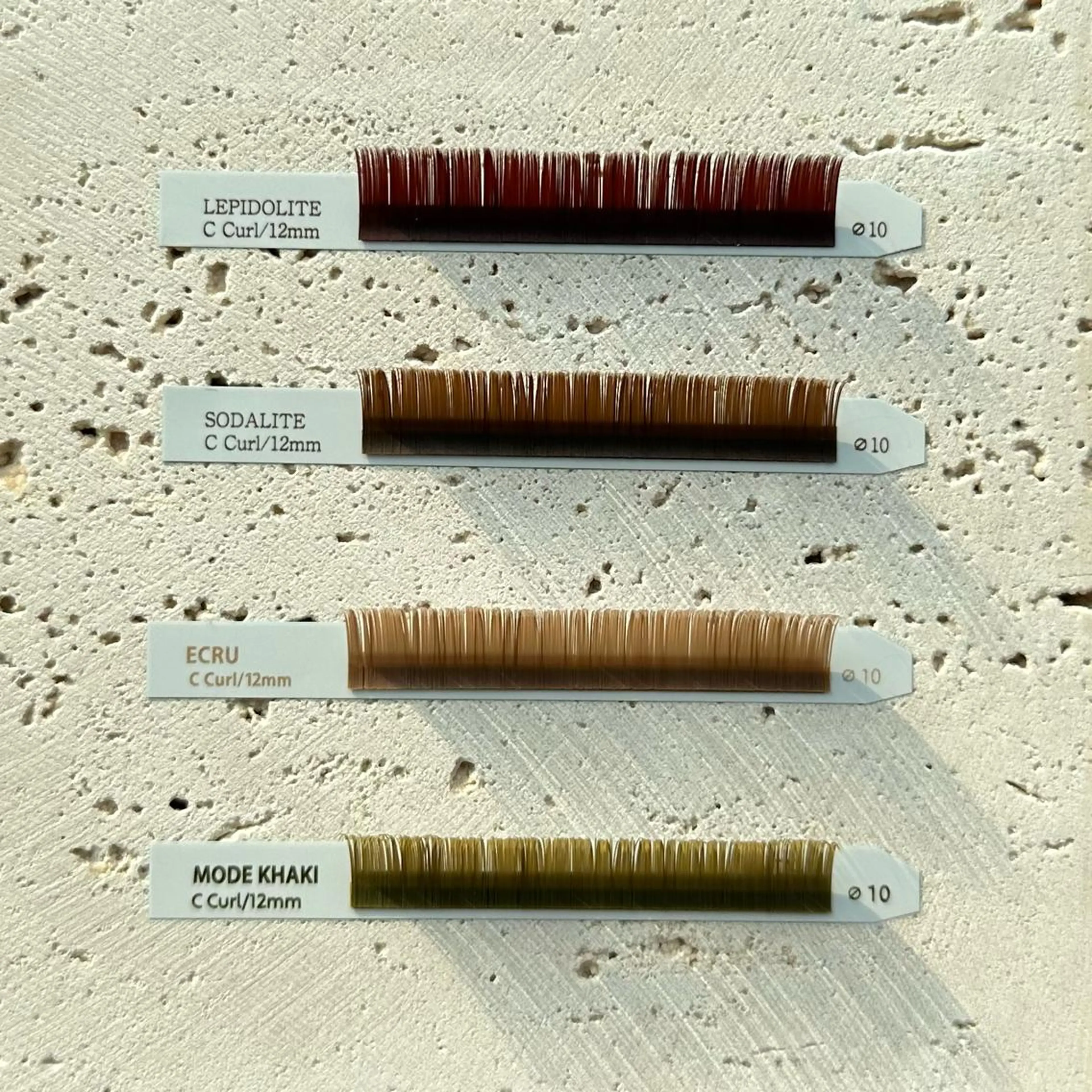 マツエク・マツパ アイブロウ une 石橋阪大前・ 箕面・池田・蛍池のマツエク・マツパデザイン