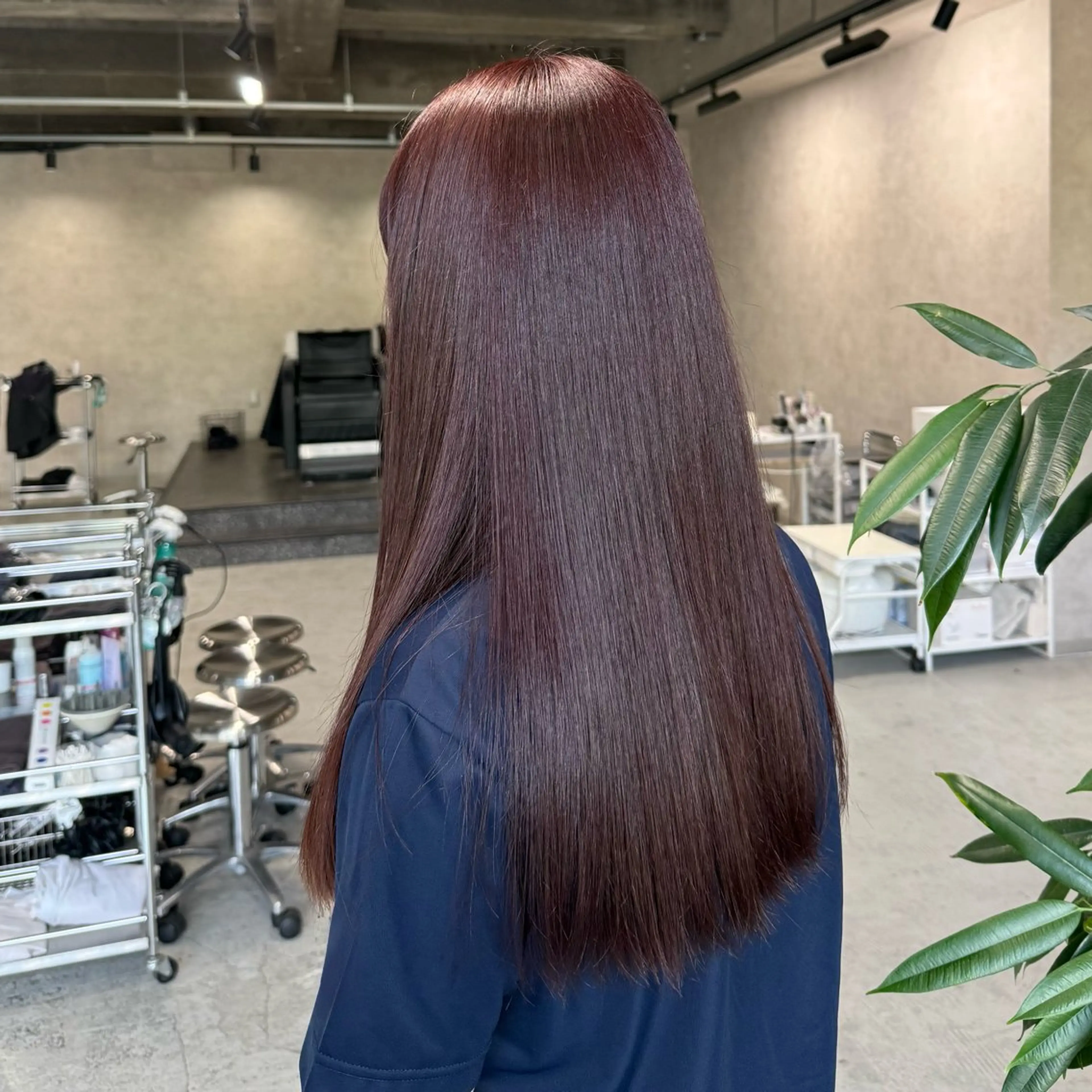 ロング カラー ピンクカラー レッドカラー ヘアカラー NEER(ネアー) アミのヘアスタイル