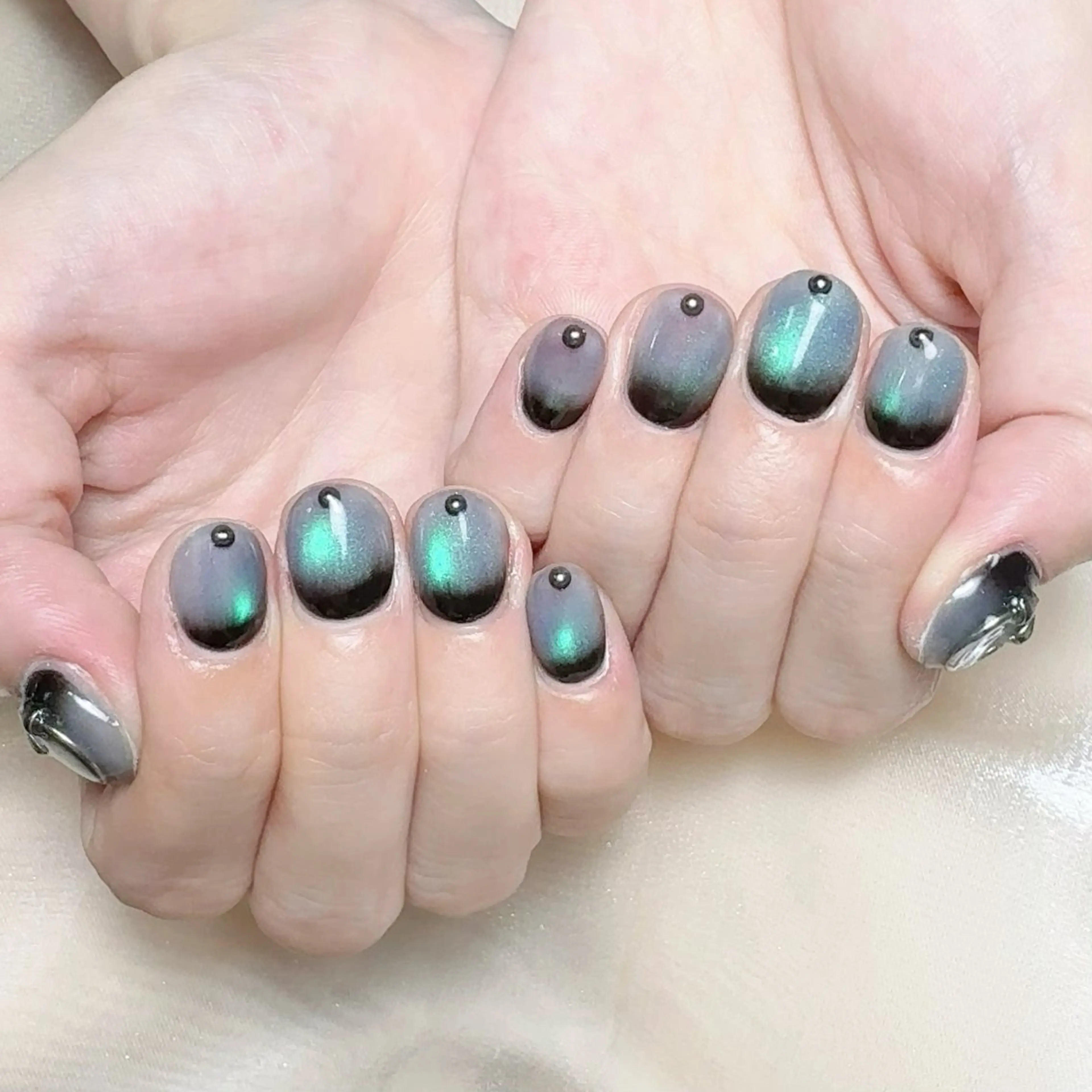 メンズ ネイル メンズ韓国風 アートネイル オーロラネイル ガーリー キラキラネイル ハンドネイル Nail salon 木にいるのネイルデザイン