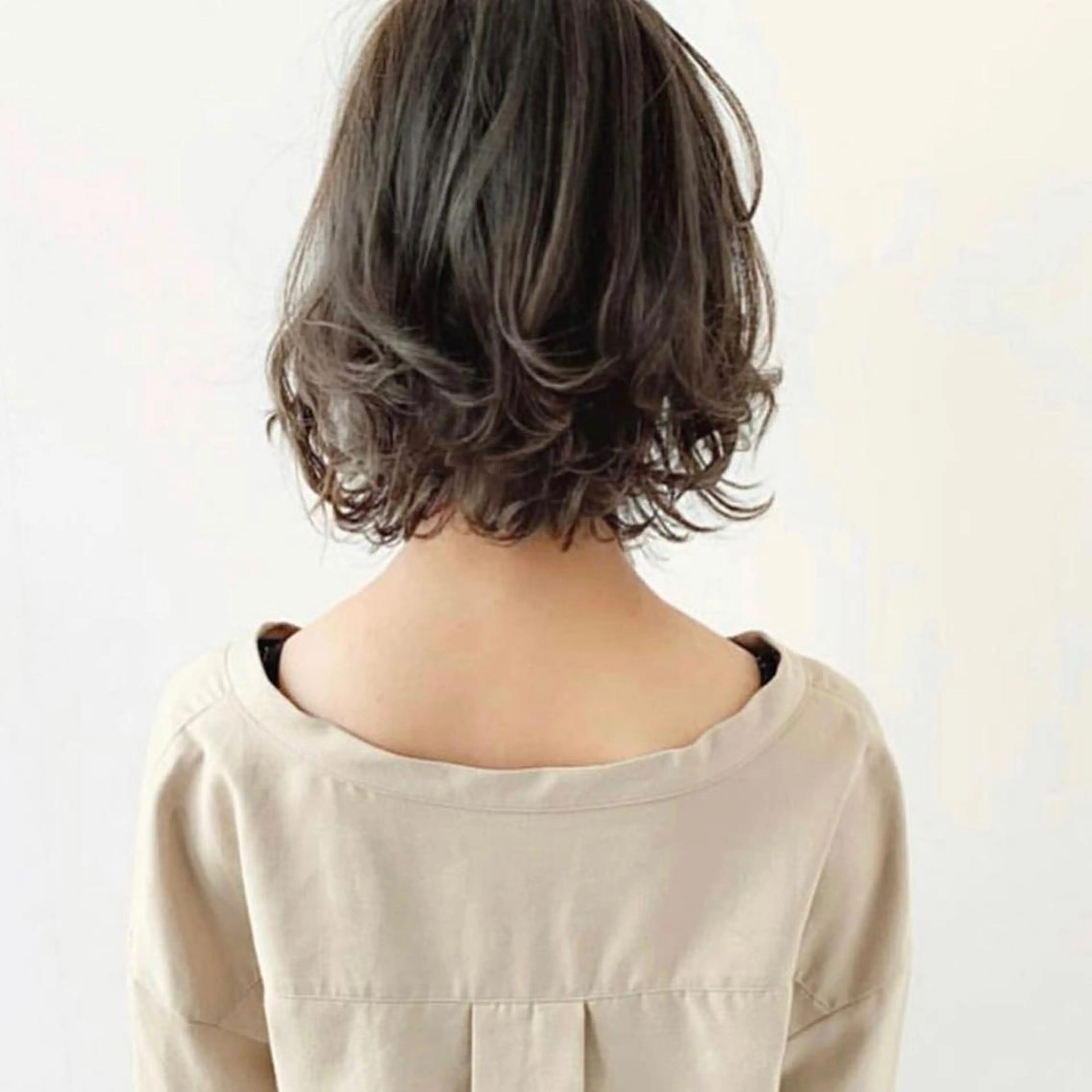 ミディアム カラー アッシュ アッシュグレー アッシュグレージュ グレージュ ✨️美髪矯正×似合わ せ艶カラー✨藤田透のヘアスタイル