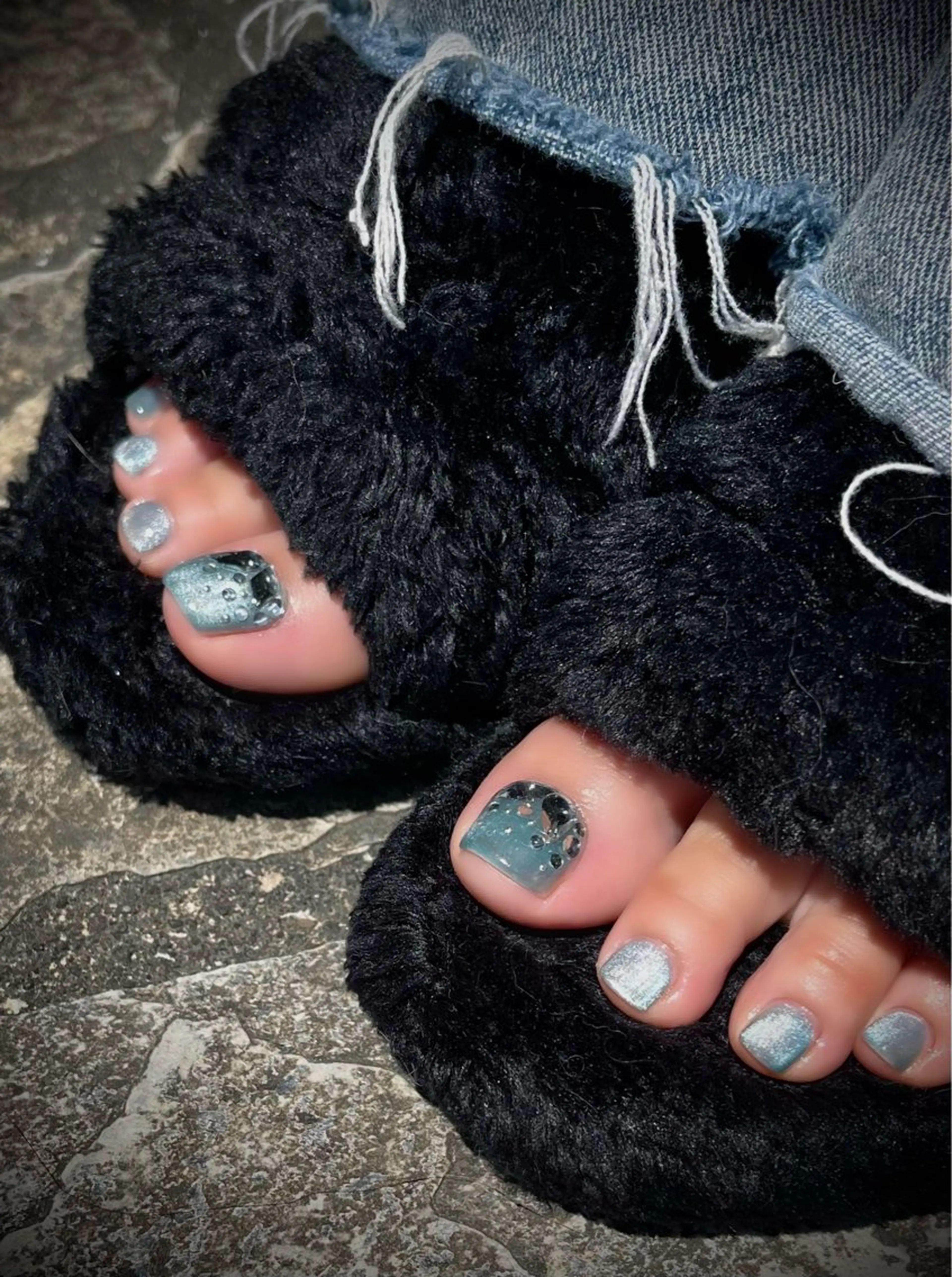 ネイル フットネイル キラキラネイル マグネットネイル ワンカラーネイル スカルプネイル nine.🦋 YUKOのネイルデザイン