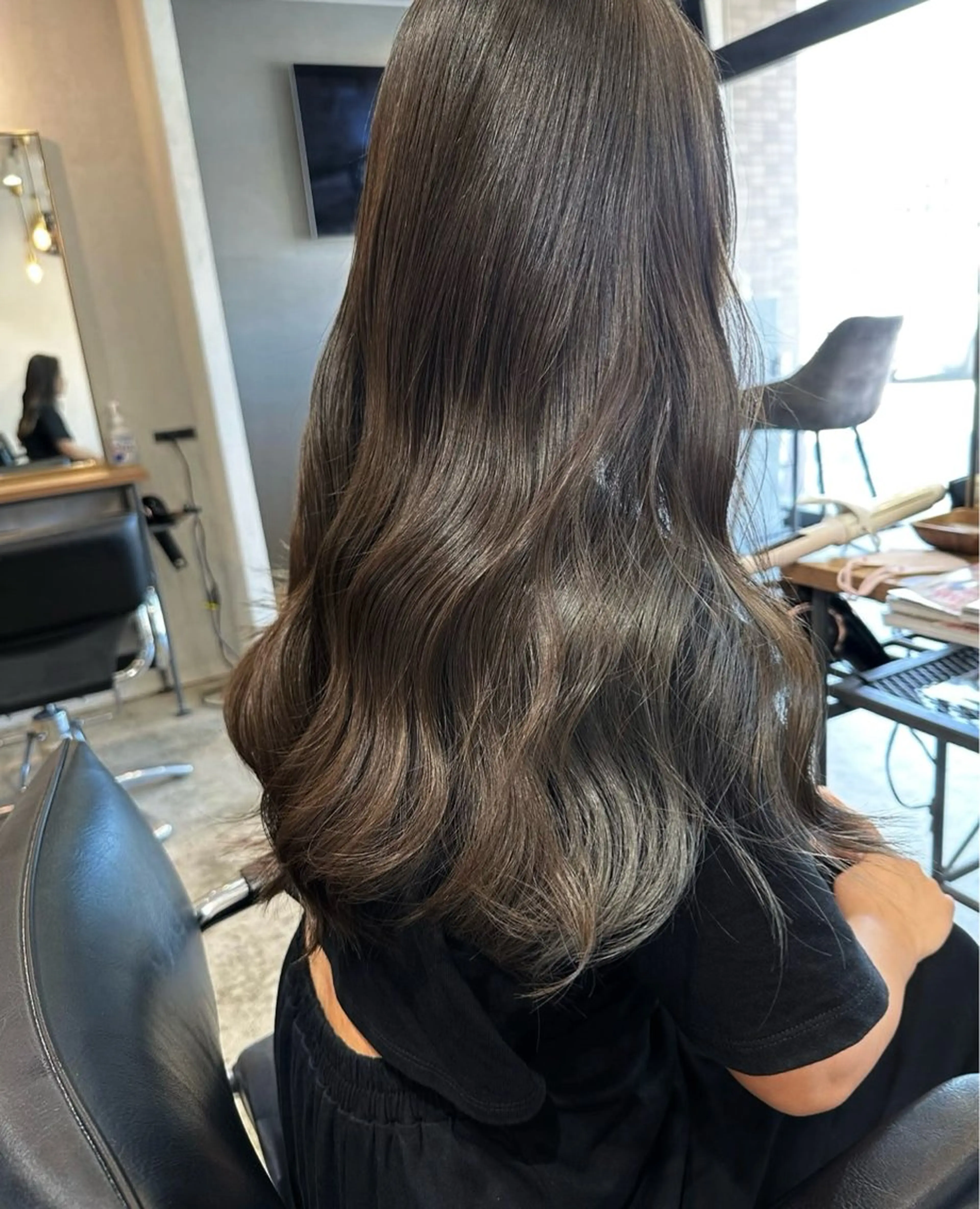 ロング カラー ブリーチ ブラウンカラー 透明感カラー ブリーチなしカラー カット ヘアカラー un ジュリアのヘアスタイル