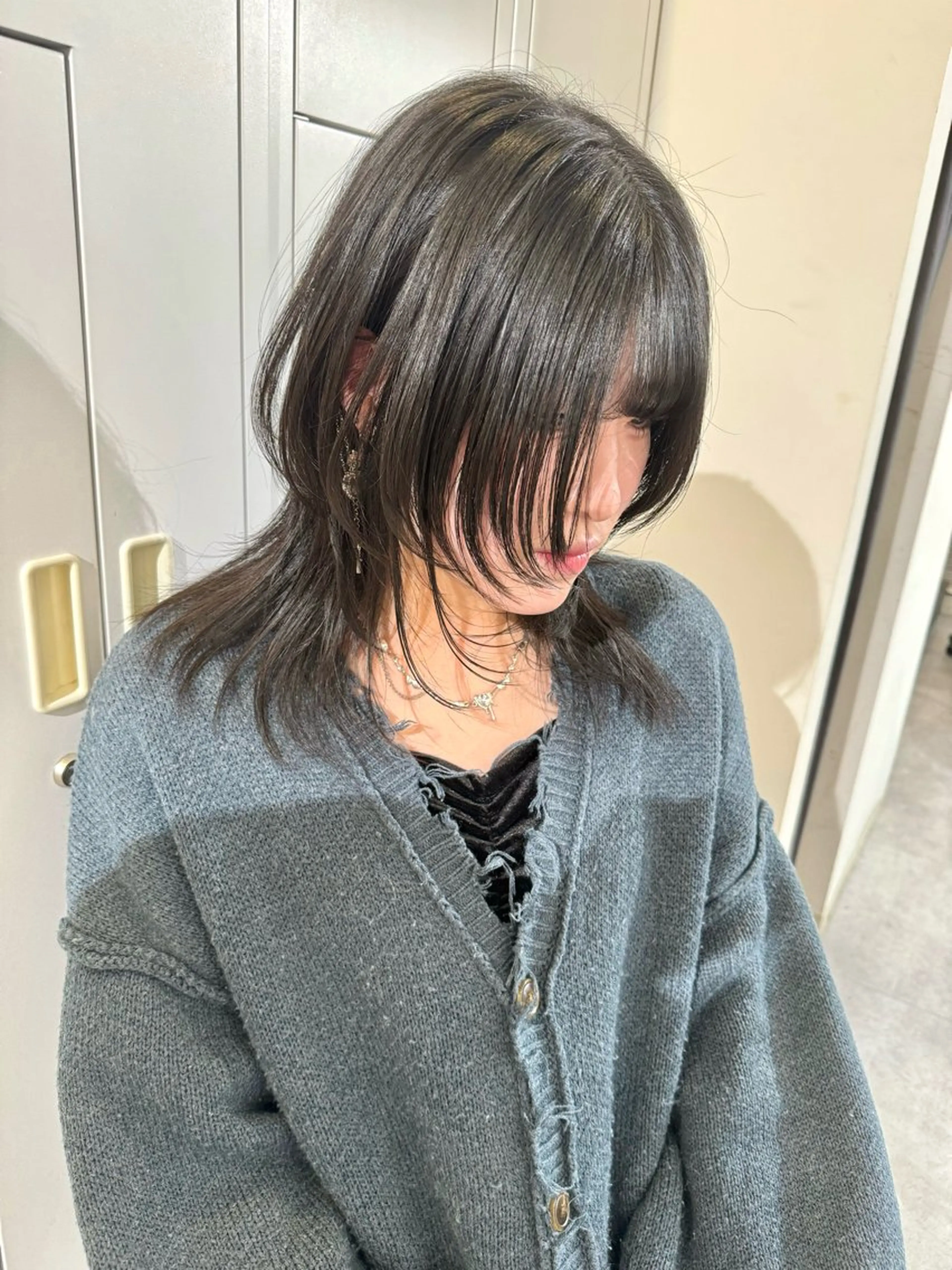 ミディアム レイヤーカット ウルフカット レイヤー×縮毛矯正 深見 拓のヘアスタイル