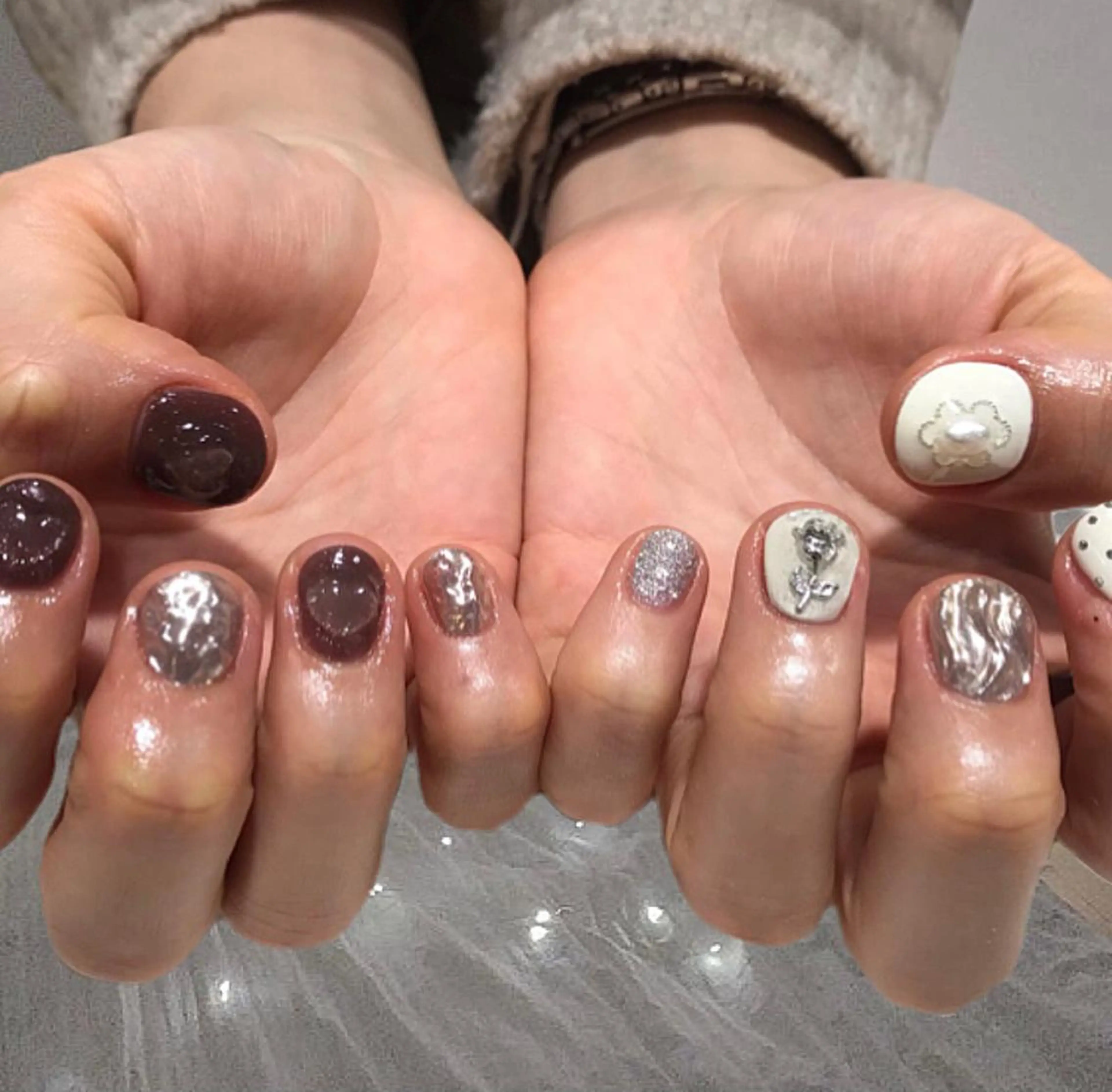 ネイル ブラウン キラキラネイル ラメ(グリッター) sharesalon    room59所属・nozomi 🌙のネイルデザイン