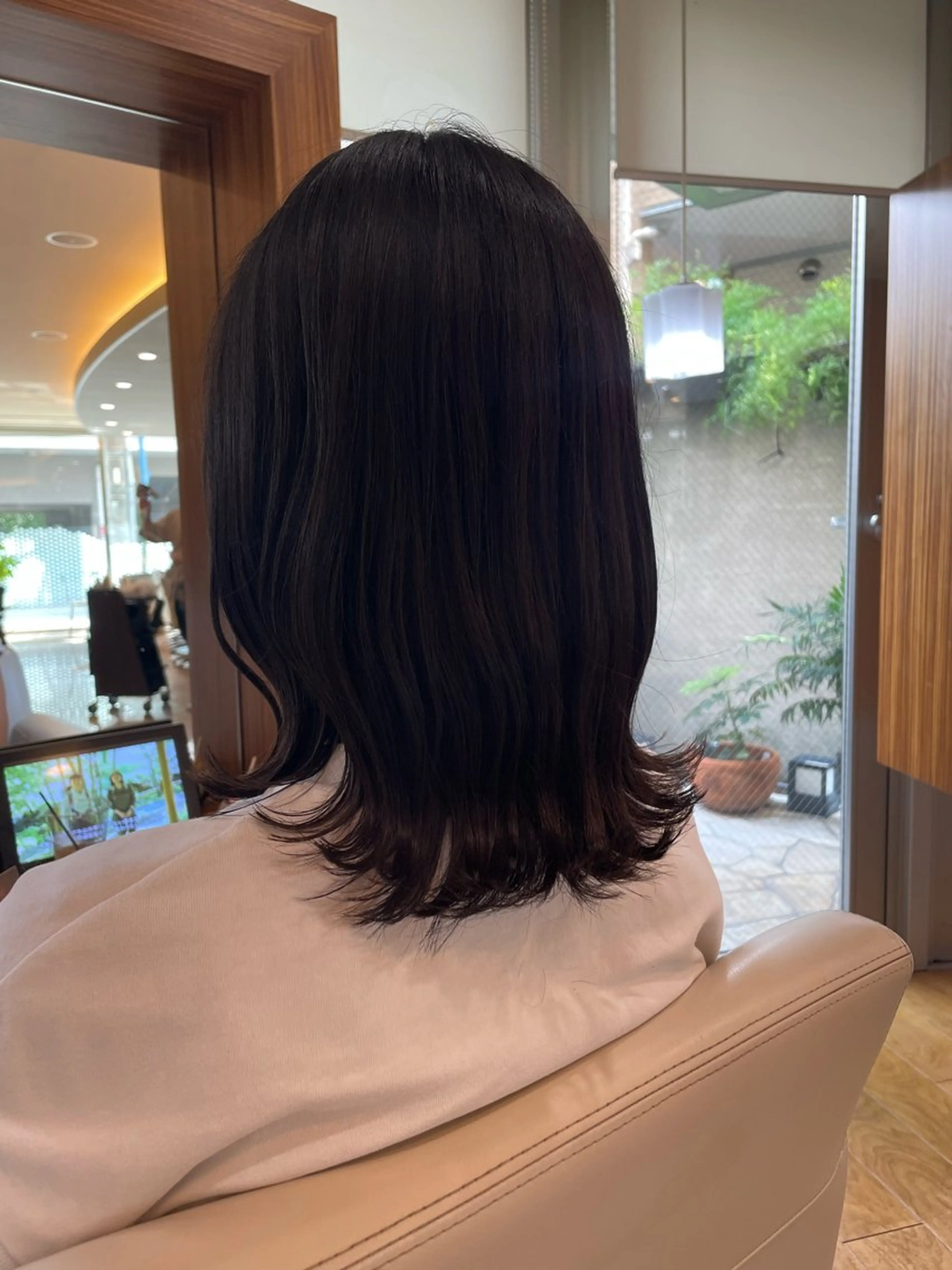 ミディアム 本多 美羽のヘアスタイル
