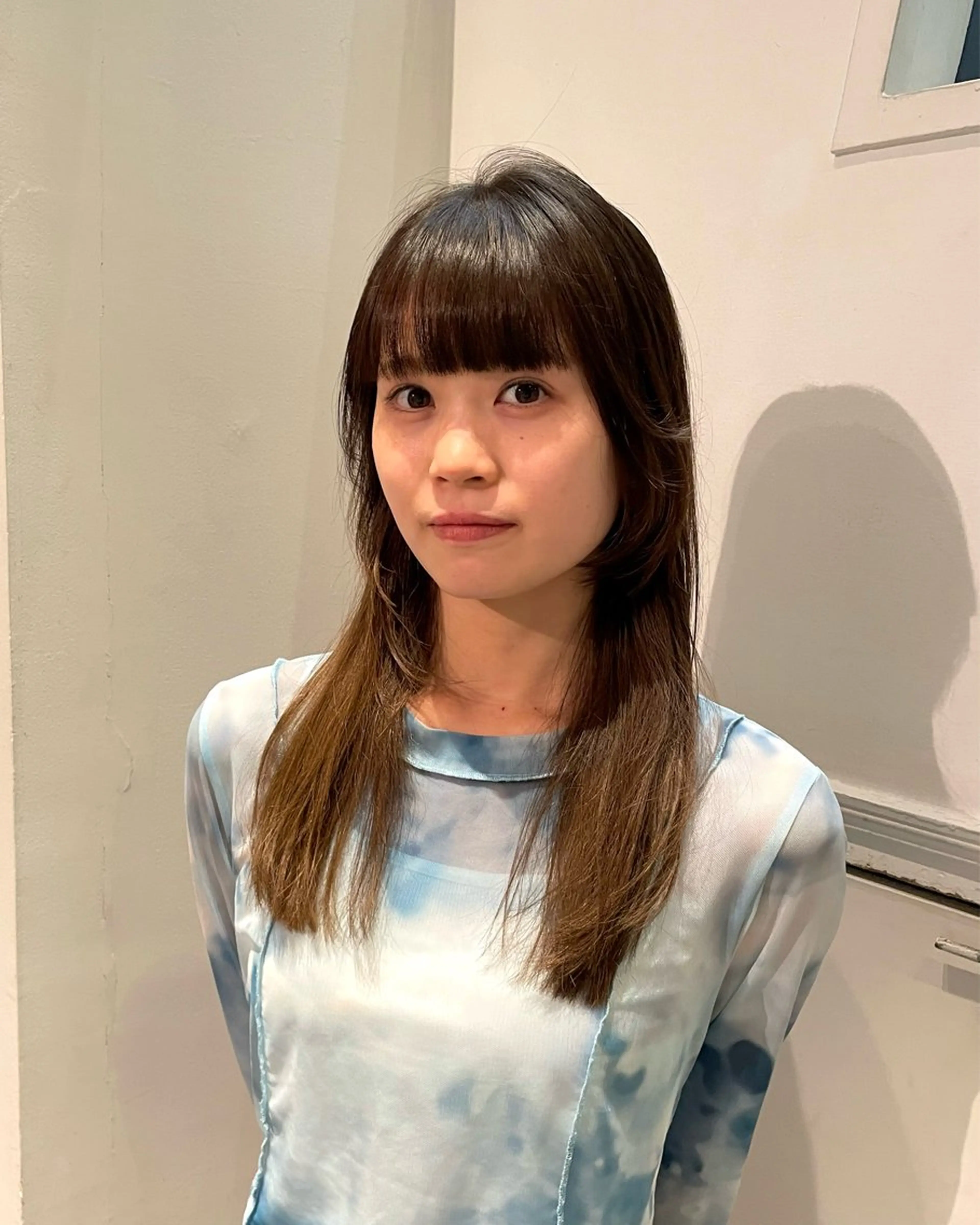 セミロング カット 向坂 亜美のヘアスタイル