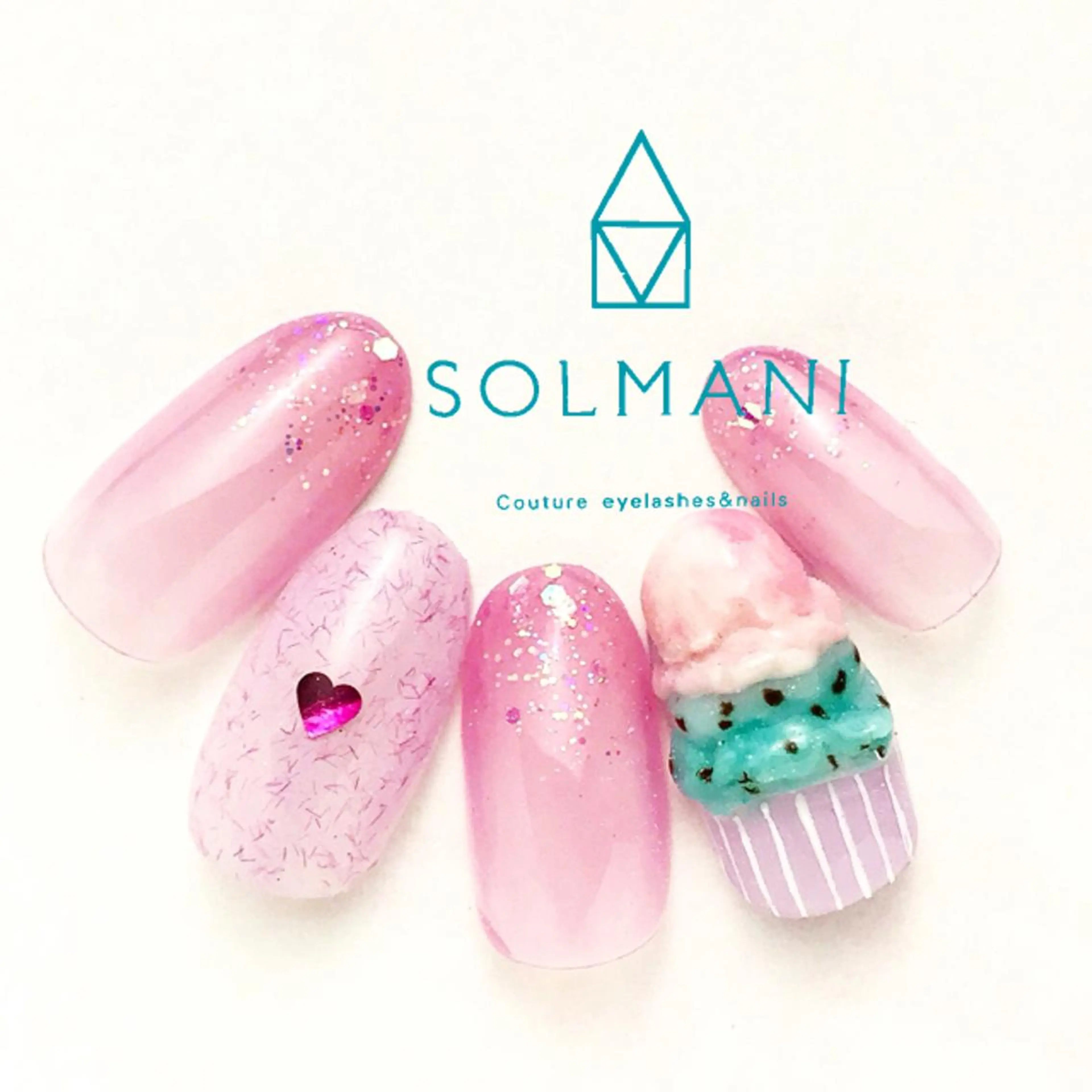 ネイル SOLMANI 予約担当のネイルデザイン