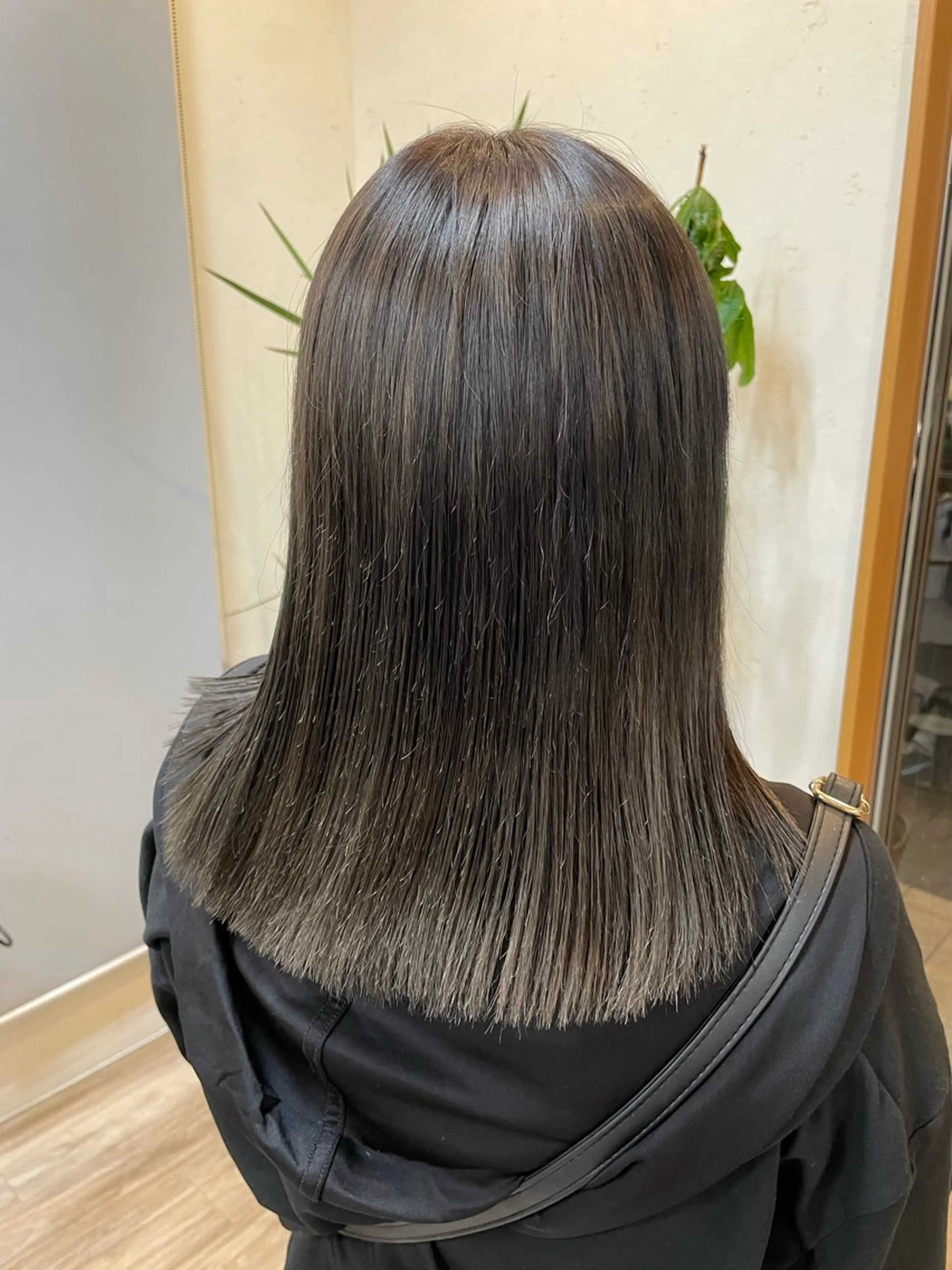 ミディアム カラー ヘアアレンジ HUENEST アカデミーサロンのヘアスタイル