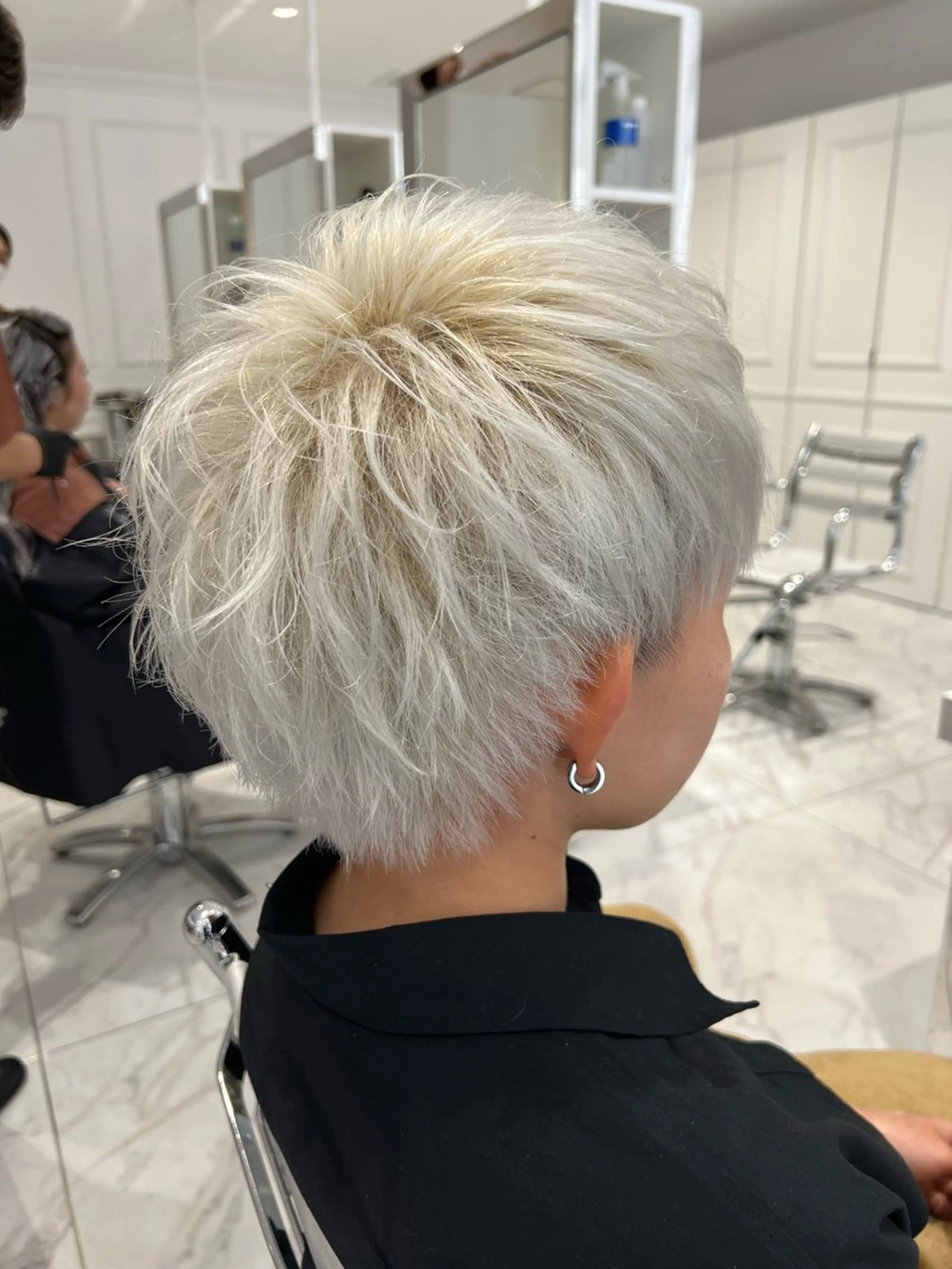 🌴2回ケアブリーチ +  ダメージレスカラー& Aujuaトリートメントの写真