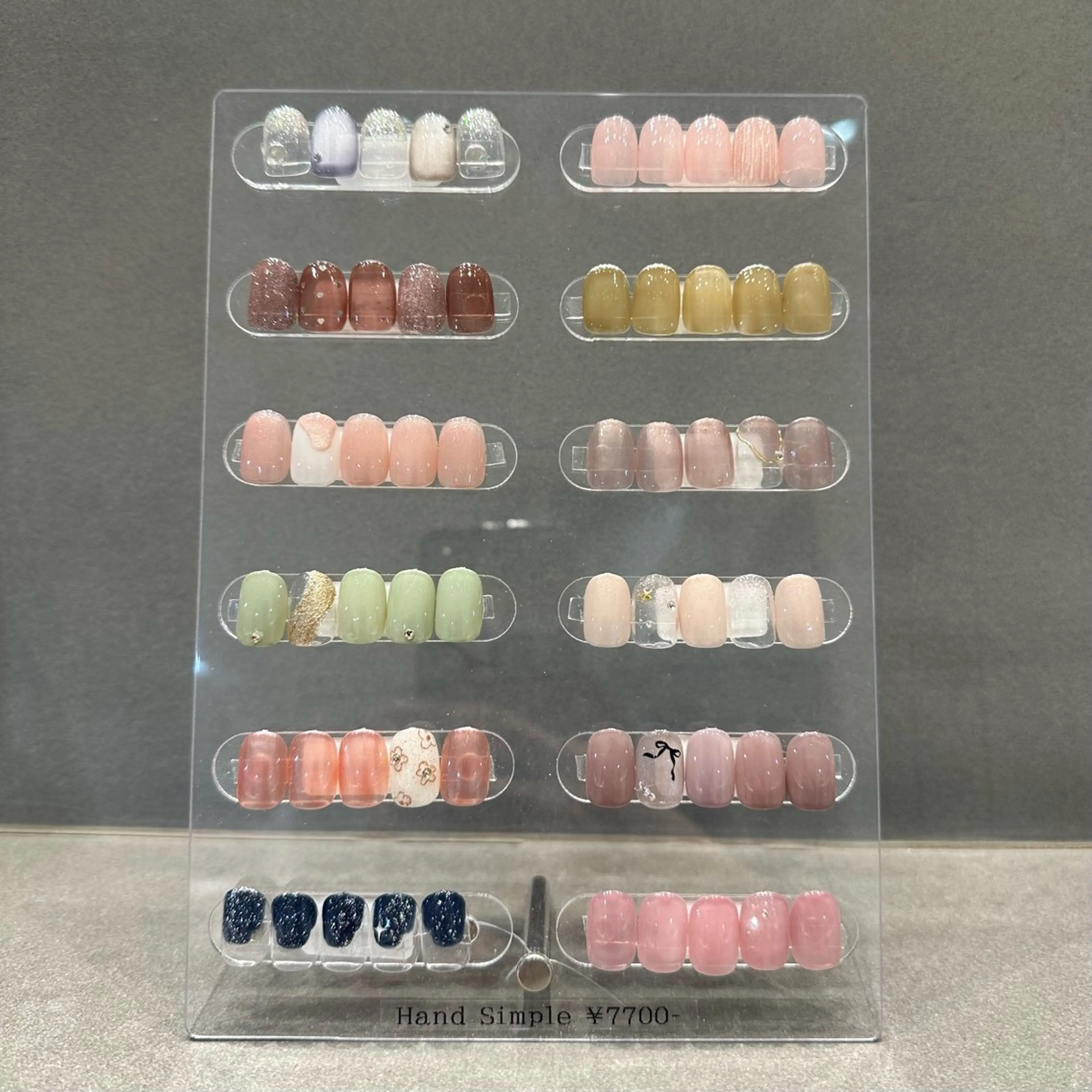 ネイル アートネイル シンプルネイル イシモト アカリのネイルデザイン