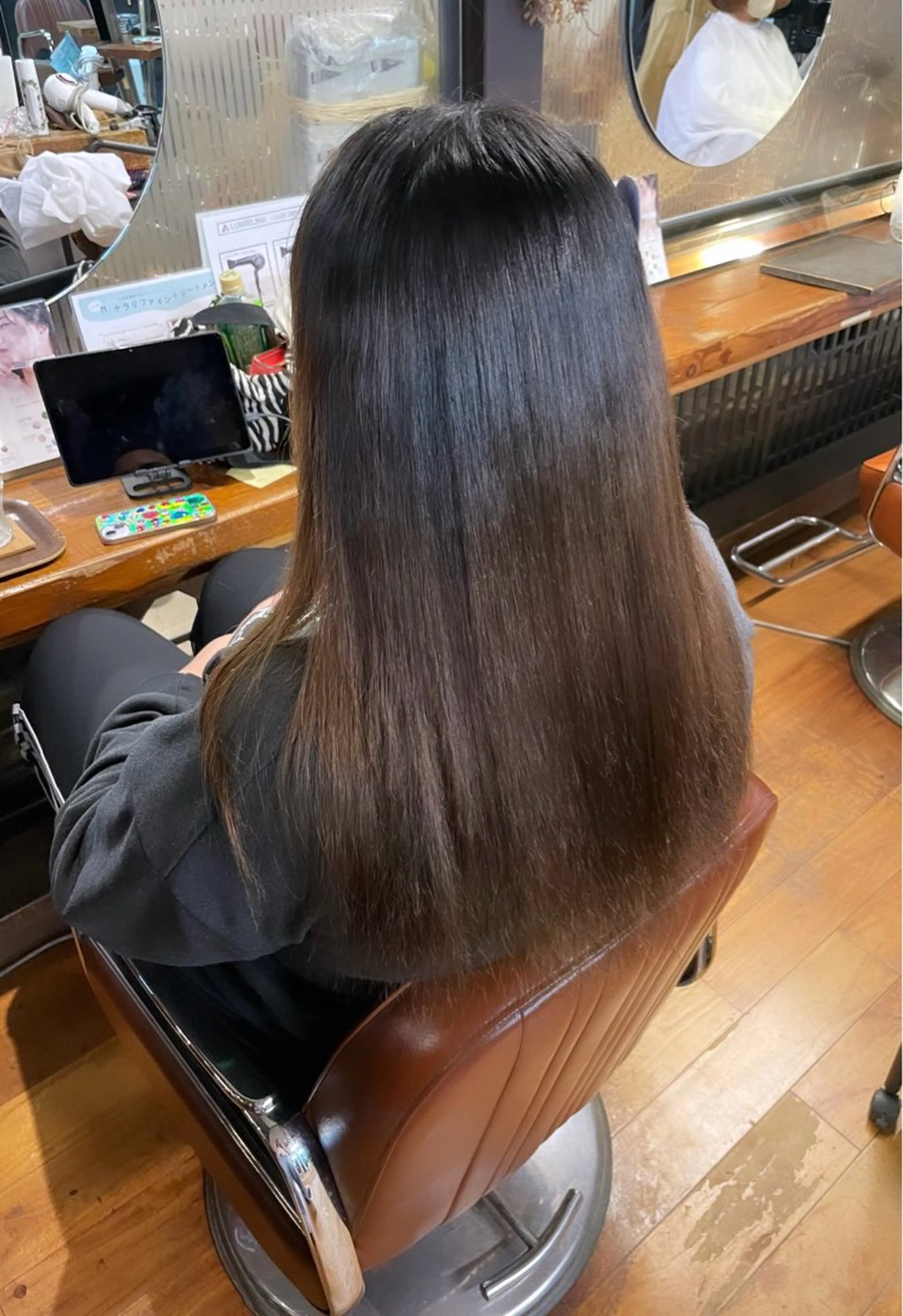 セミロング パーマ ayaka |トレンドヘアのヘアスタイル