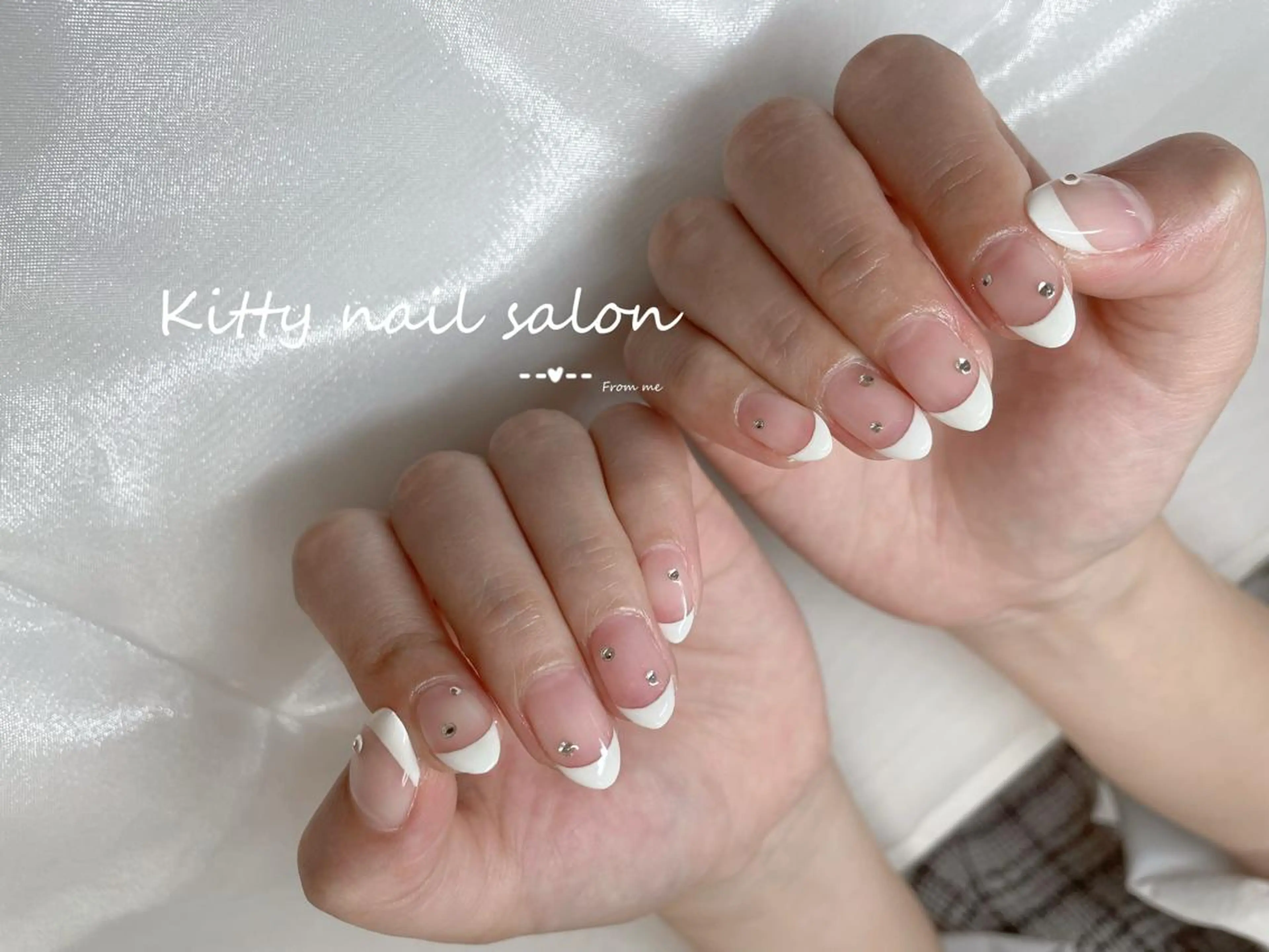 ネイル クリアネイル ストーンネイル kitty nail salonのネイルデザイン