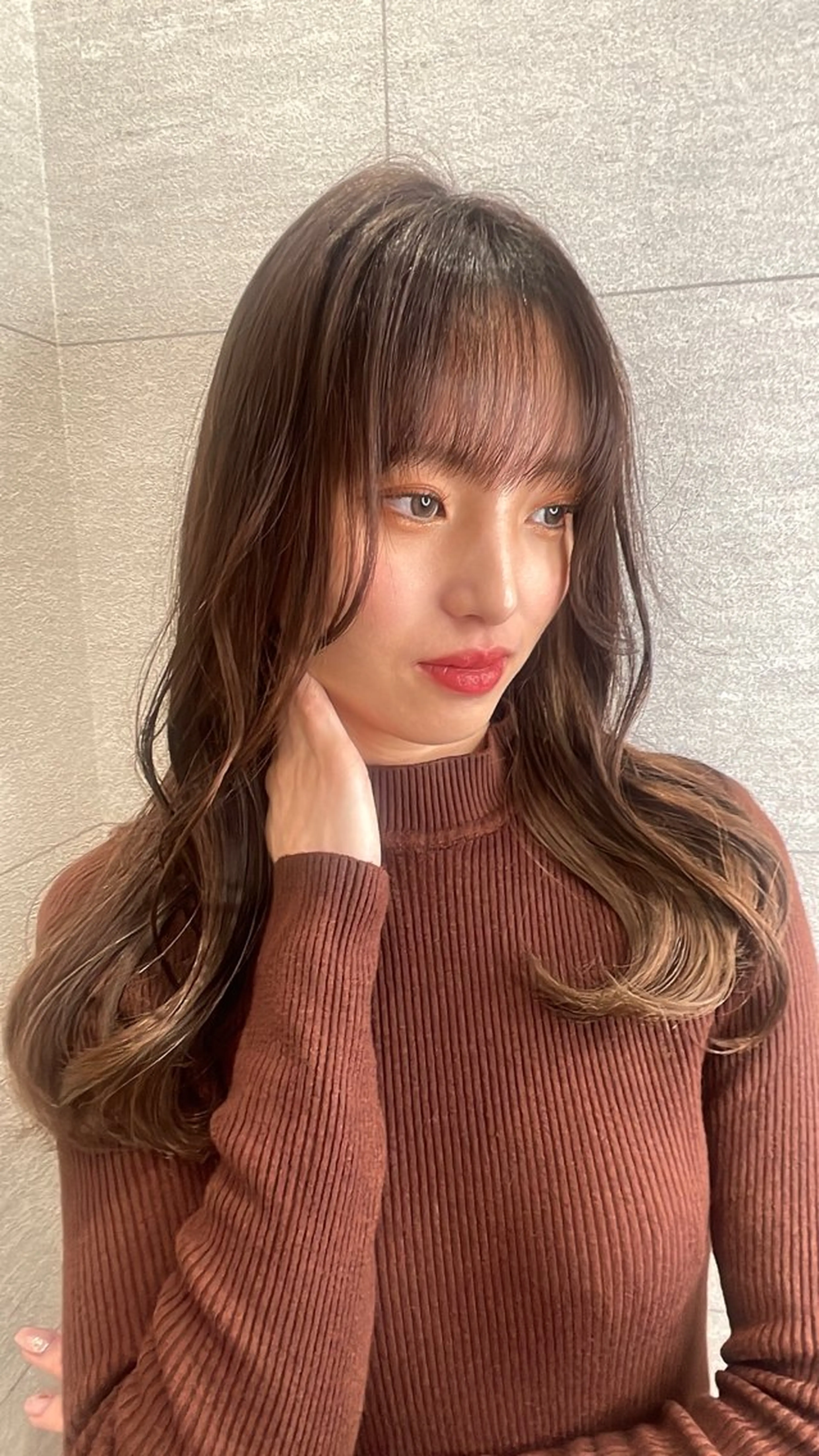 ロング カラー 小川 美優のヘアスタイル