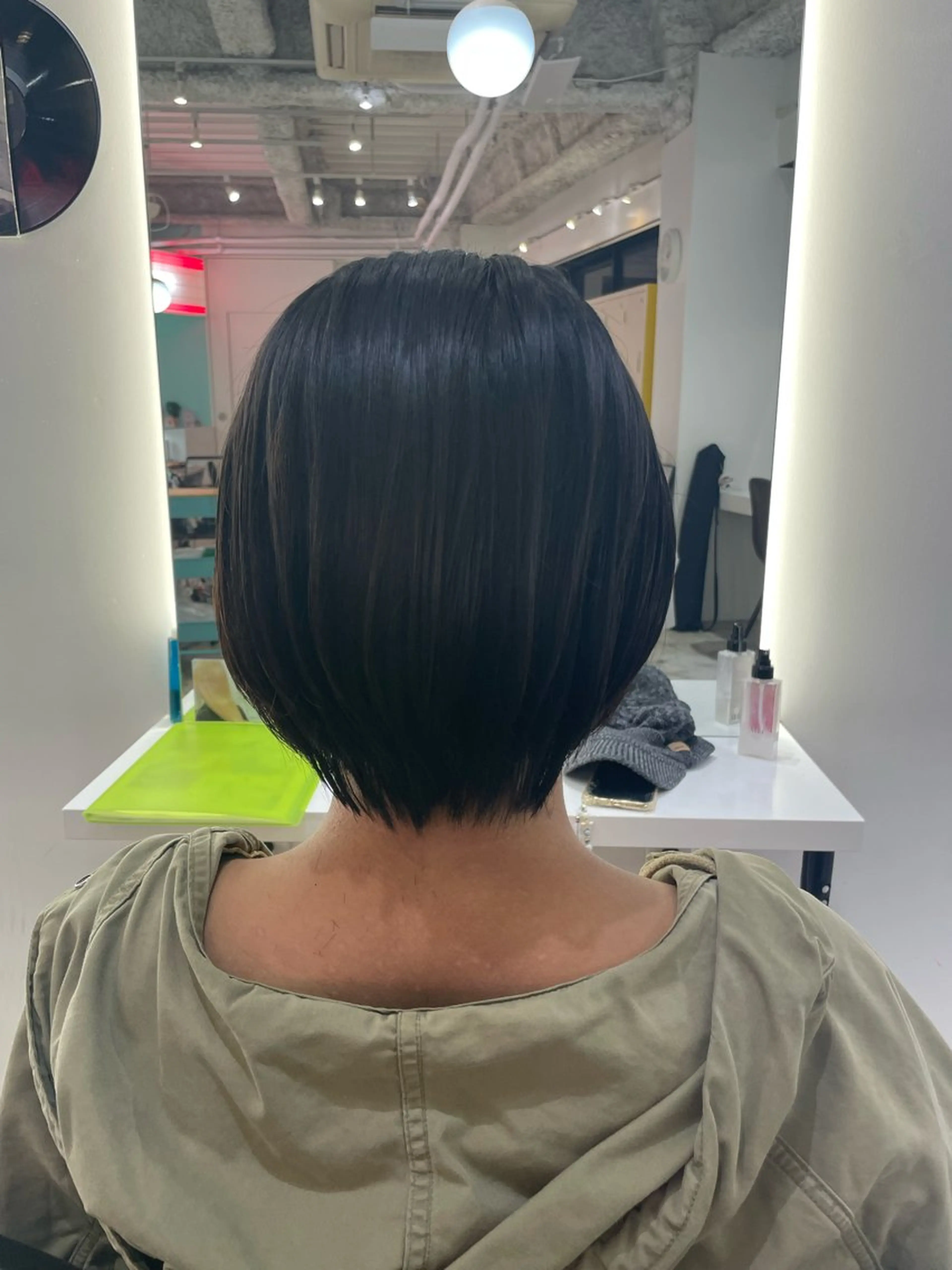 ショート くびれヘア ショートヘア ハイトーン×デザイン 🪽🫧HIKARIのヘアスタイル