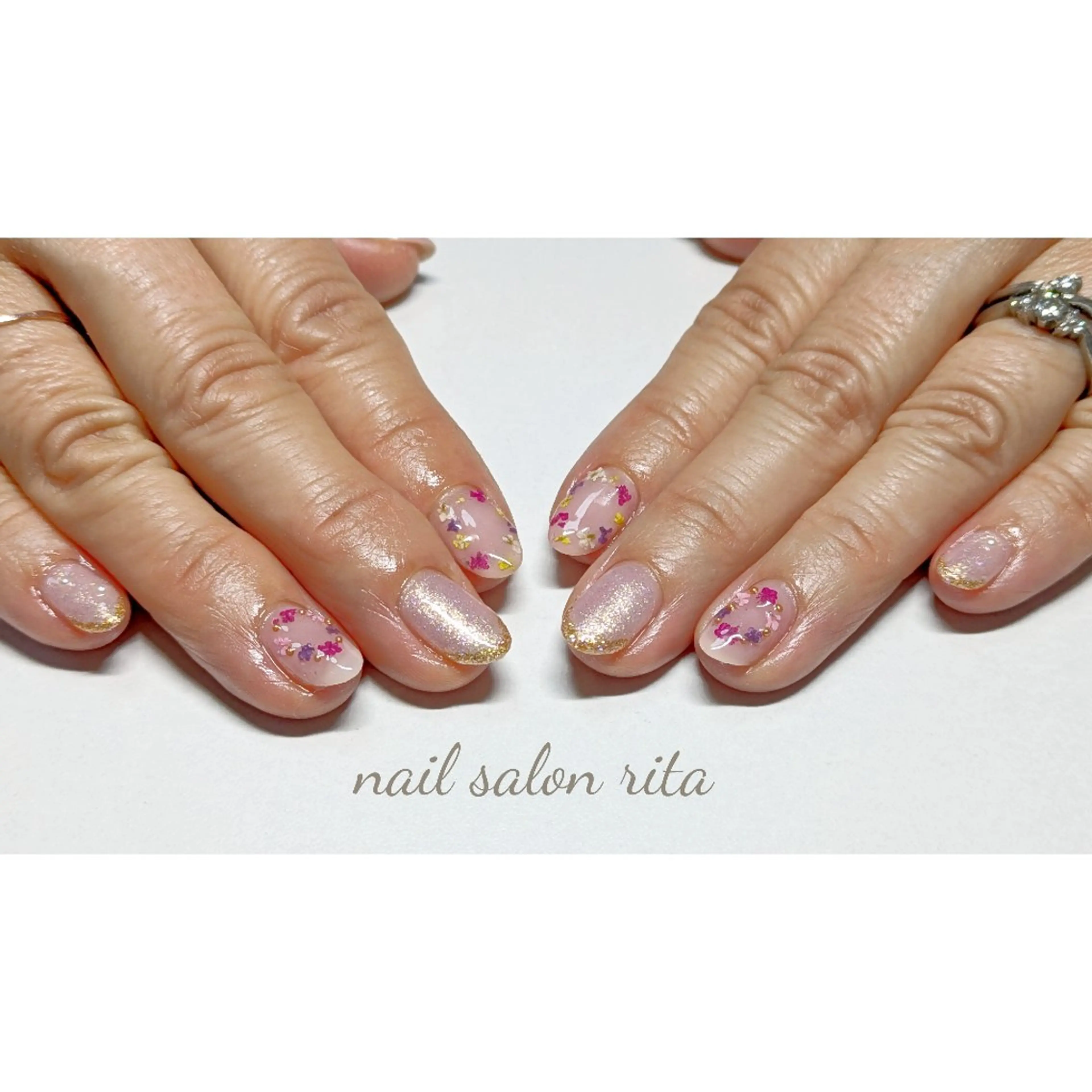 ネイル nail salon rita所属・柴田 理紗のネイルデザイン