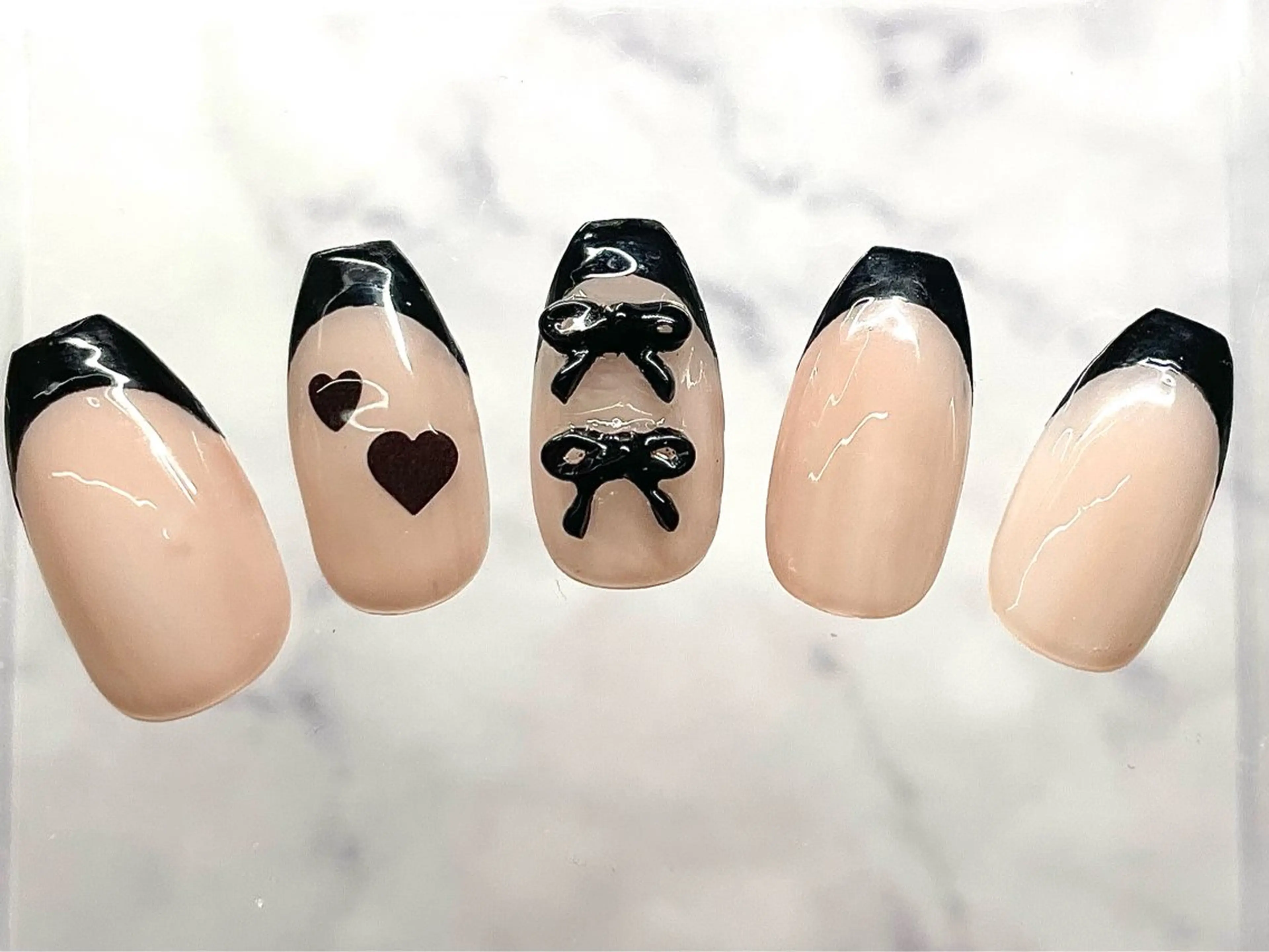 ネイル AYA Reginaのネイルデザイン