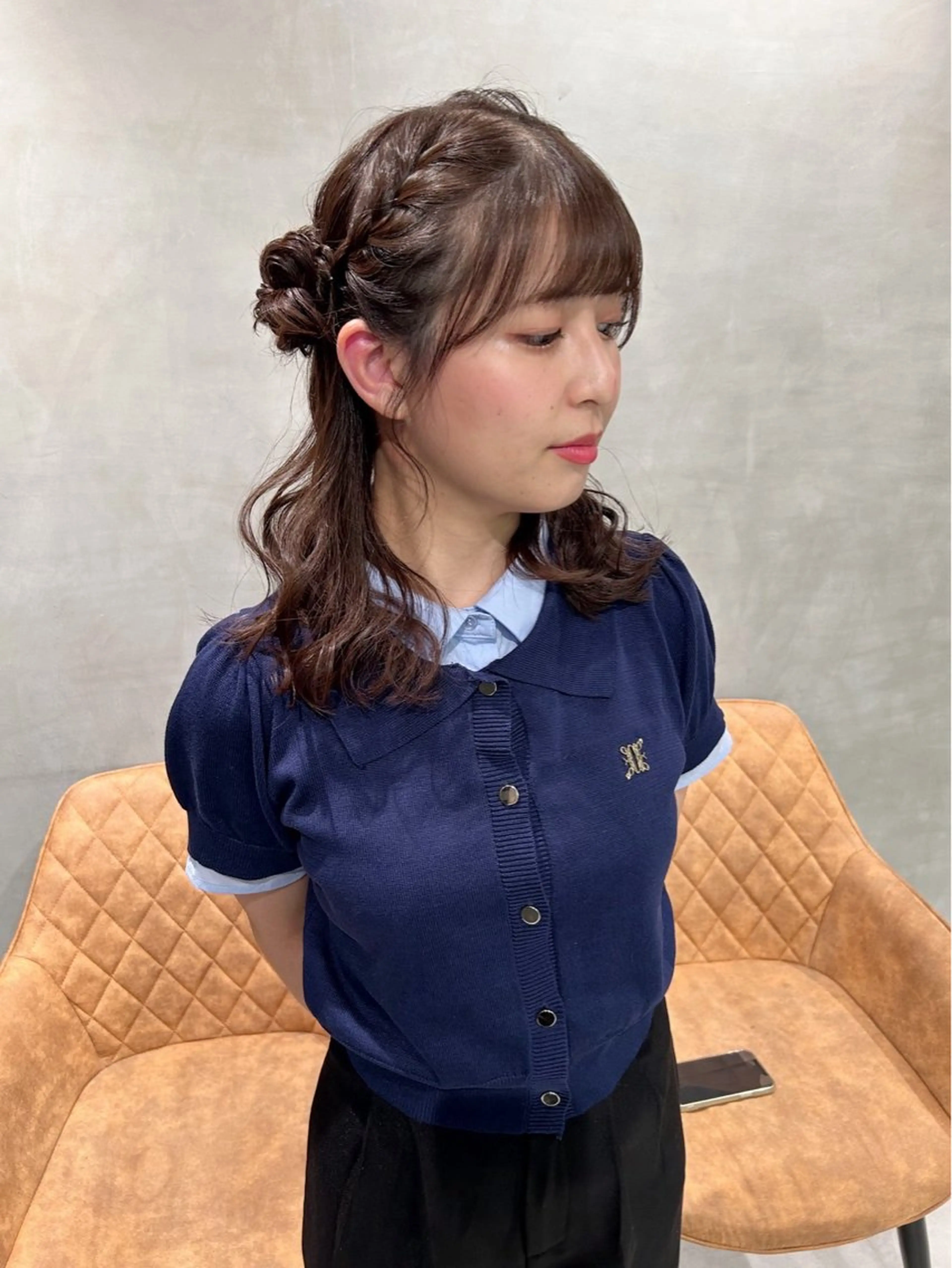 ミディアム カラー ヘアアレンジ 透けるベージュ/ 艶カラー♡のヘアスタイル