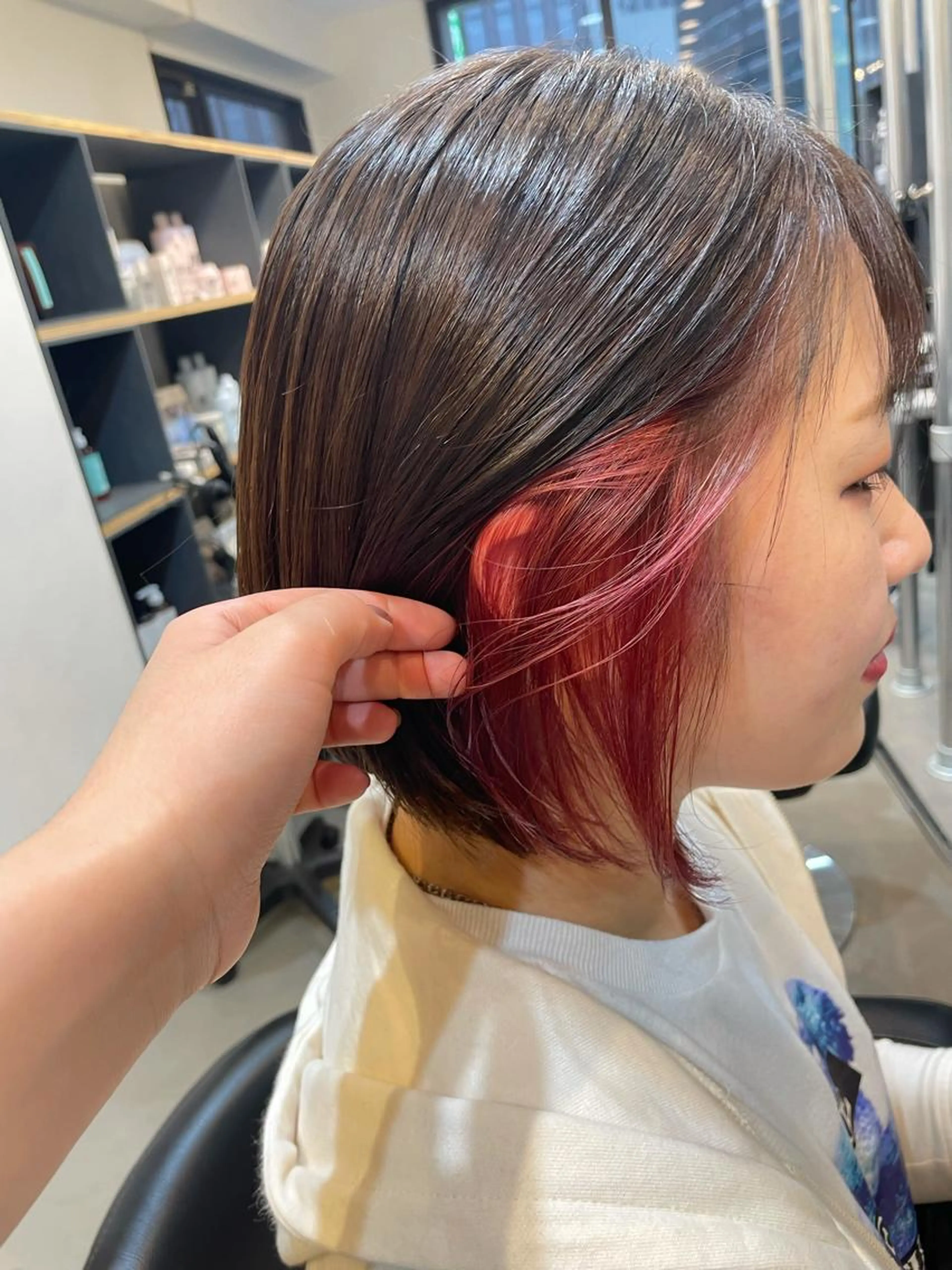 カラー+イヤリングカラー(ブリーチ)+トリートメントの写真