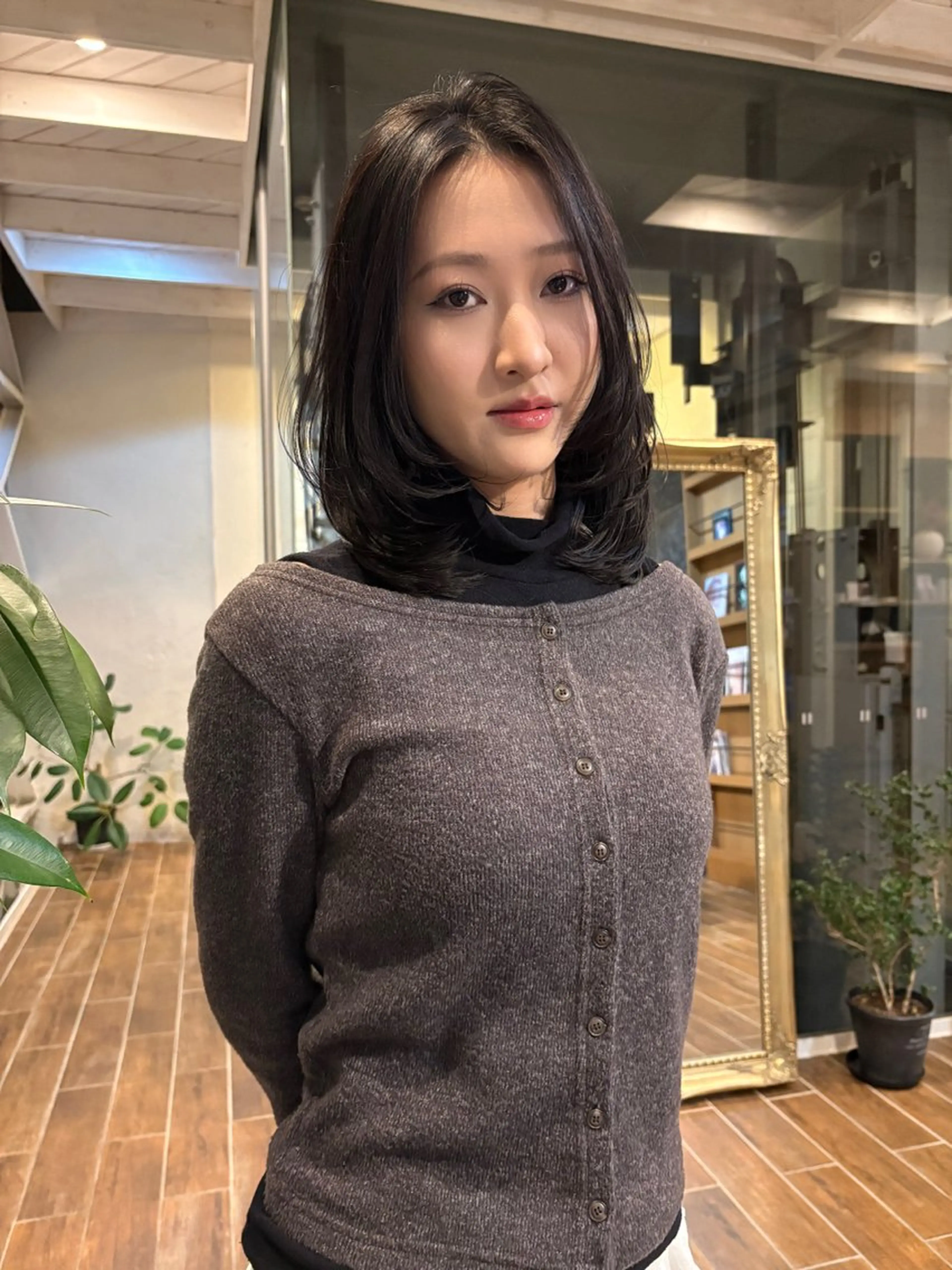 セミロング カット 縮毛矯正 松野 心音のヘアスタイル