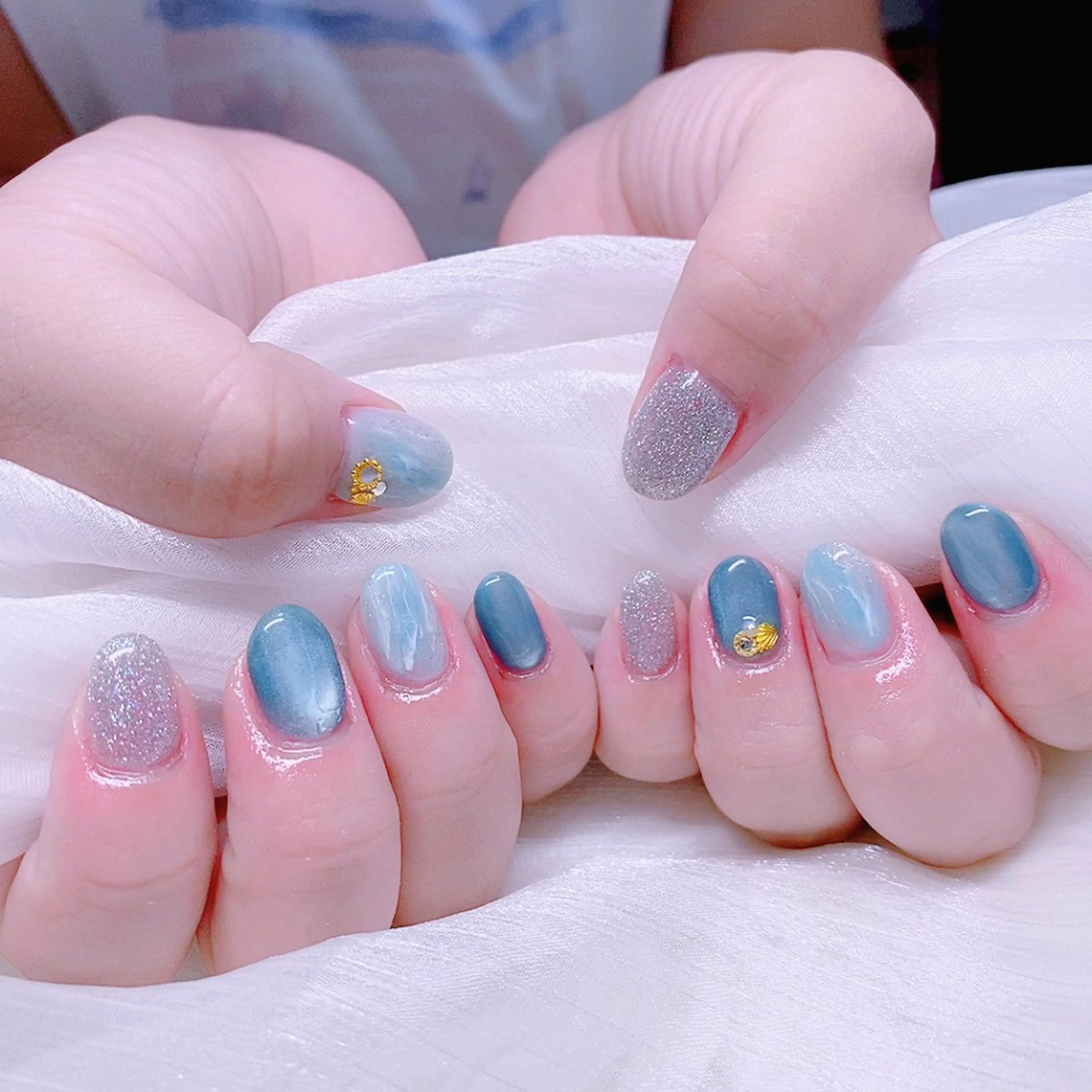 ネイル ブルー フラッシュネイル マグネットネイル オフィスネイル ショートネイル Nail Yunaのネイルデザイン