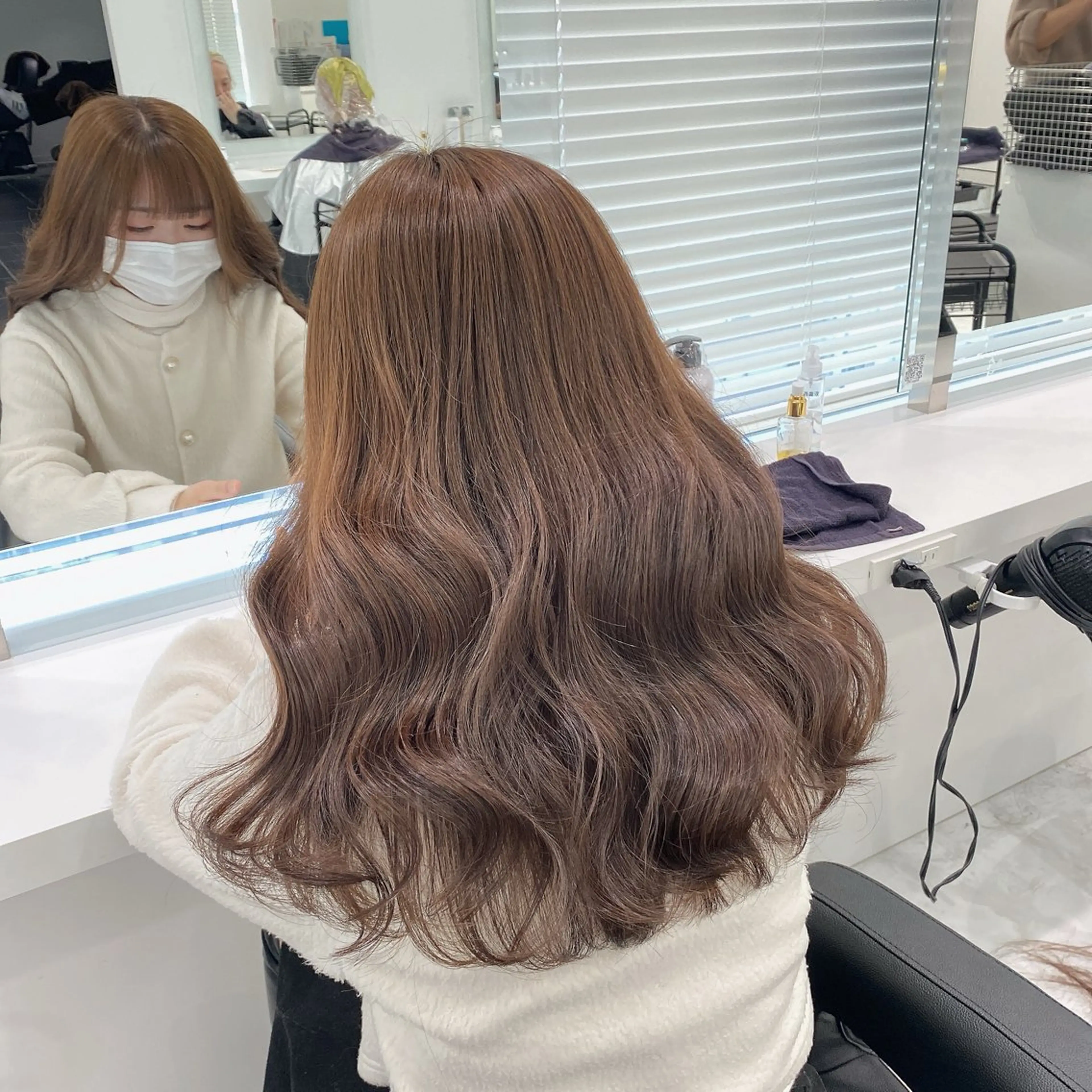 セミロング カラー ヘアカラー ✨透明感、艶髪ヘア✨ 韓国ヘア特化💖のヘアスタイル