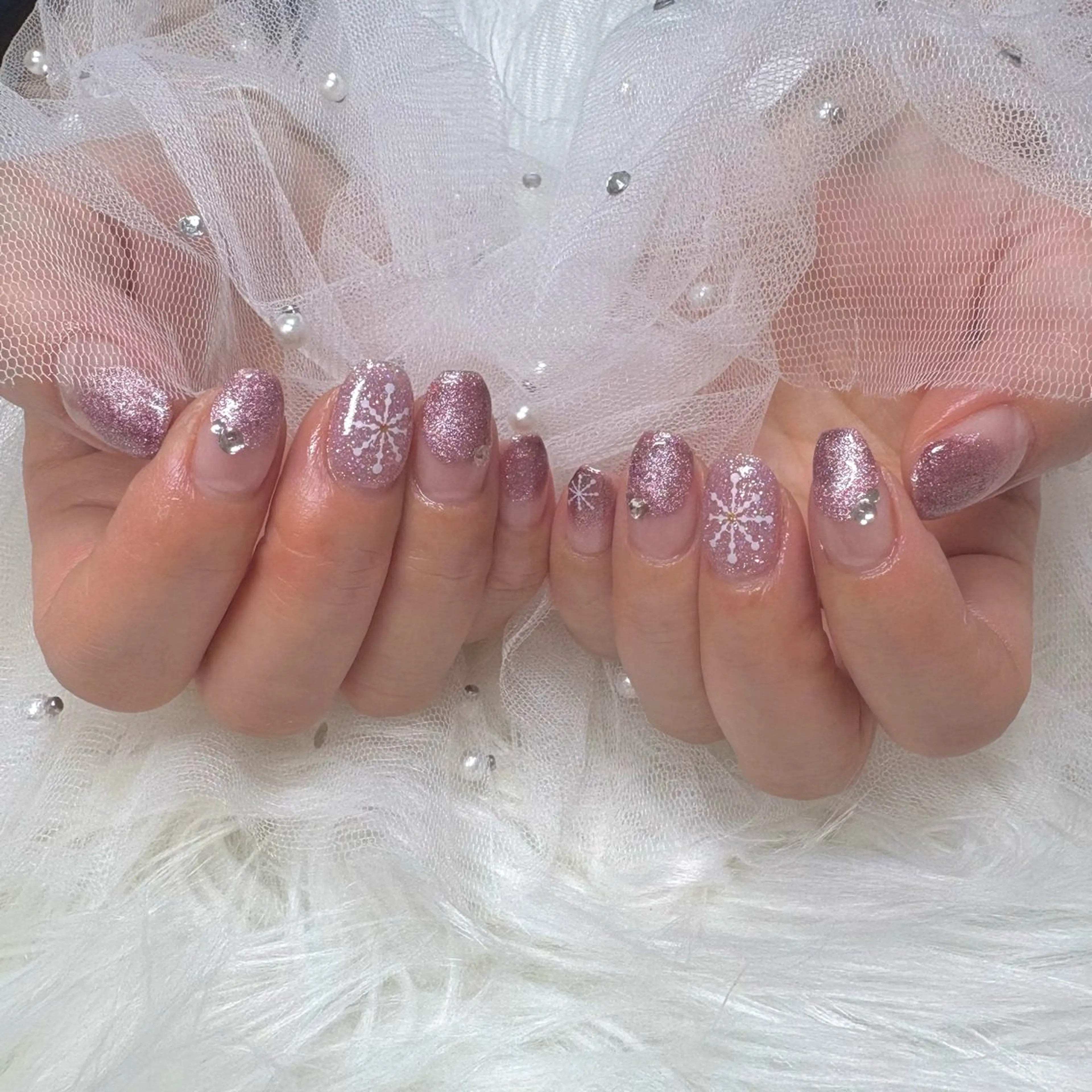 ネイル マグネットネイル ピンク ストーンネイル 冬ネイル ハンドネイル SHINE nail salonのネイルデザイン