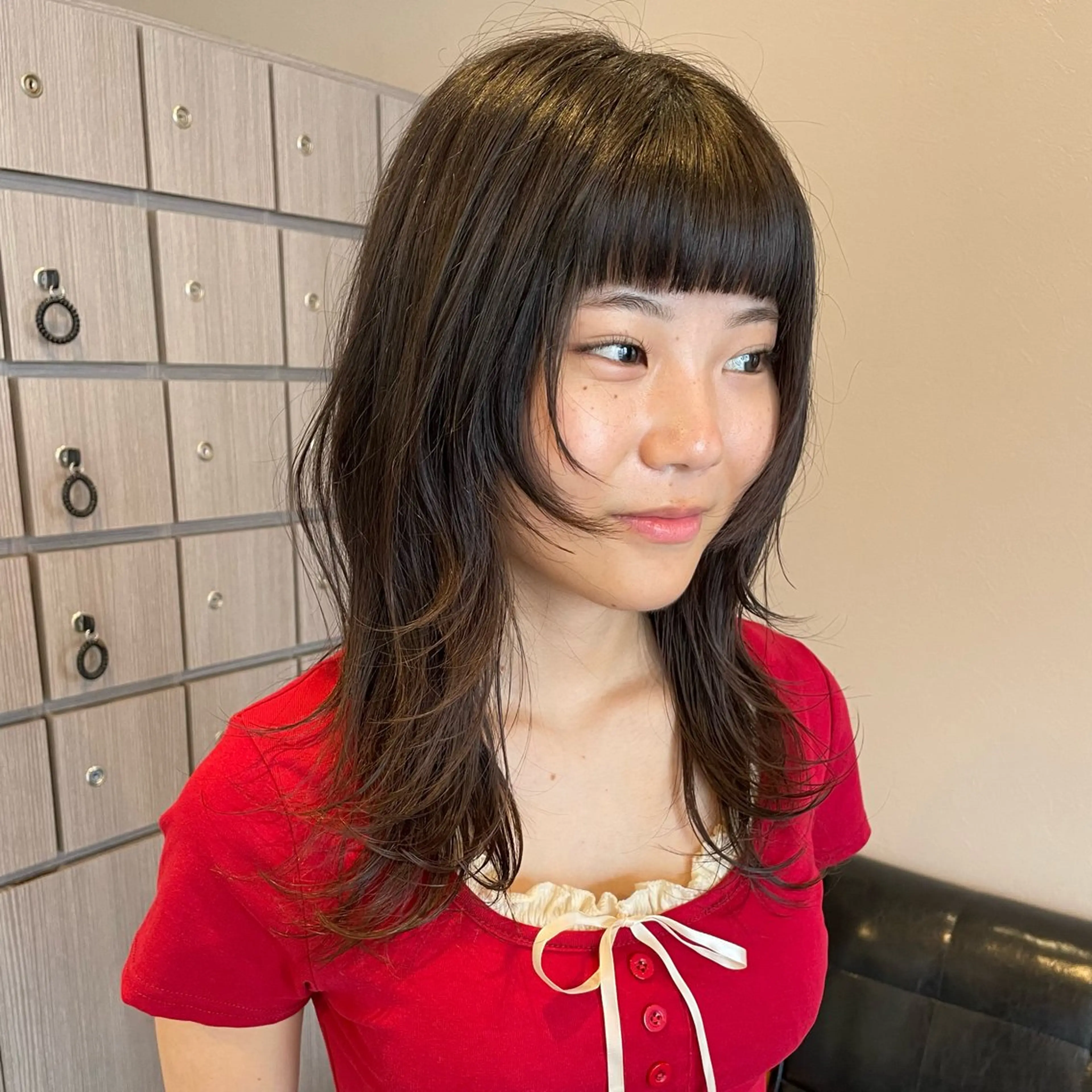 セミロング レイヤーカット オン眉 カット mio 🍒レイヤーカットのヘアスタイル