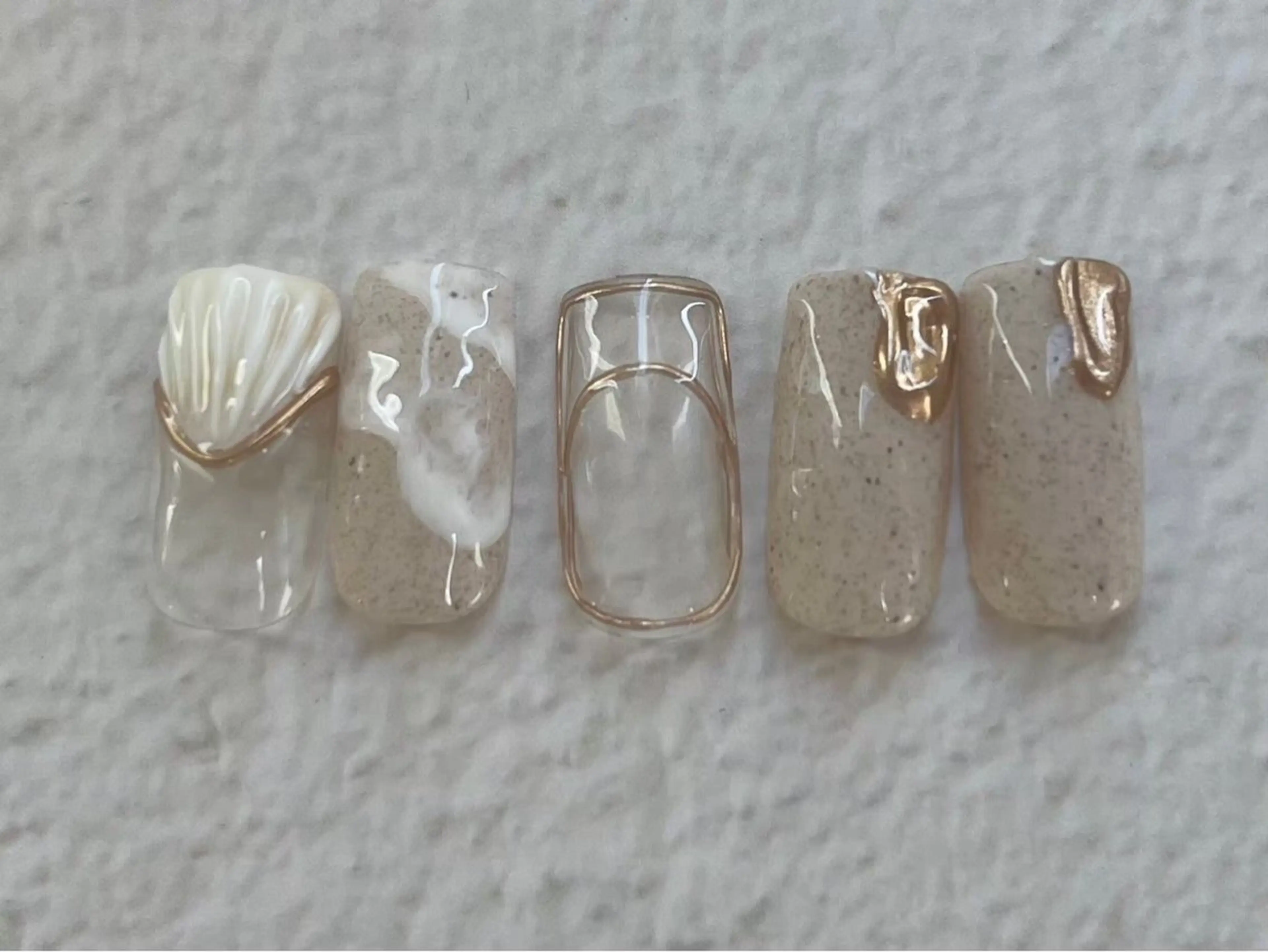 ネイル KARIN LANDHAKATAのネイルデザイン