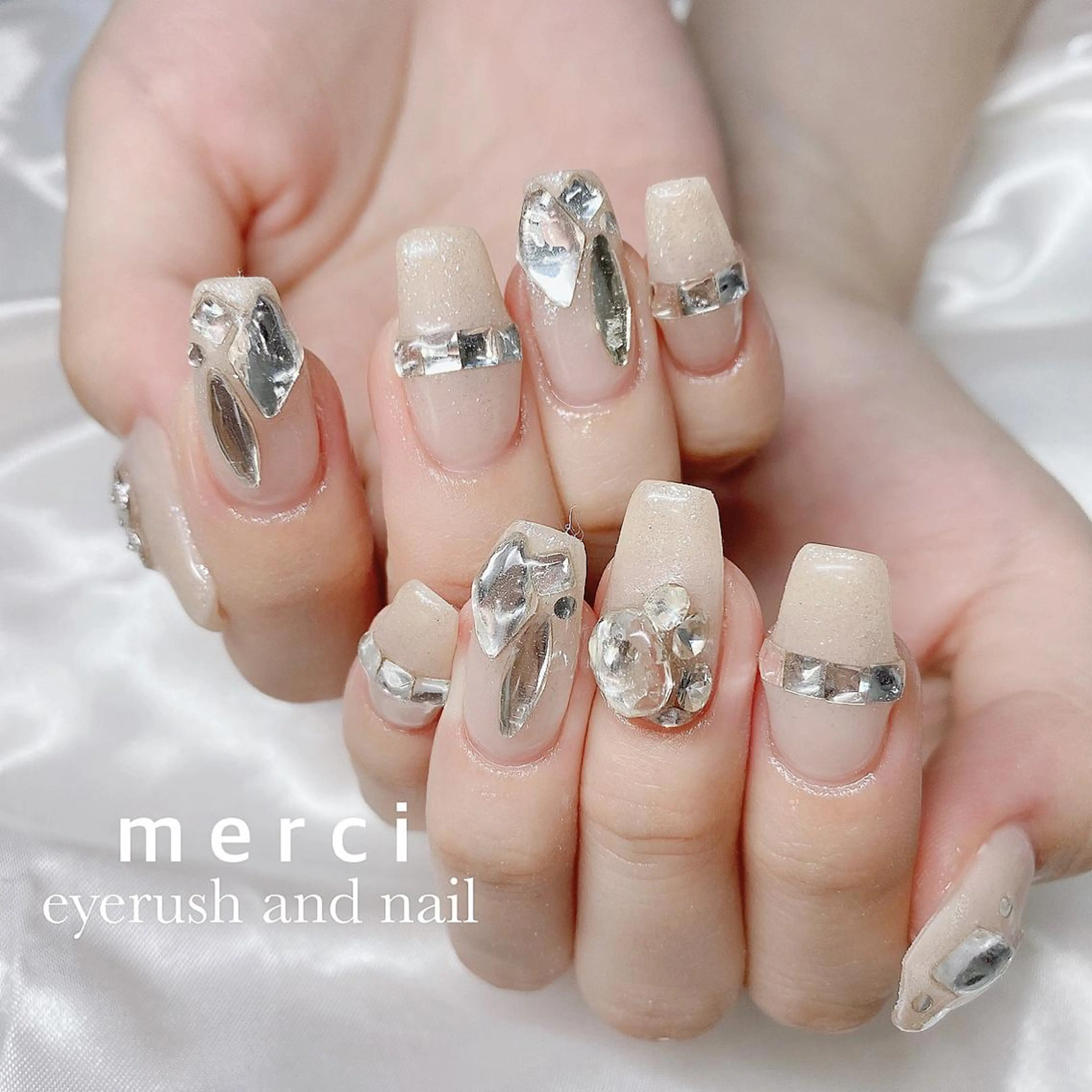 ネイル フラッシュネイル フットネイル フレンチネイル キラキラネイル 韓国ネイル merci nail所属・merci nailのネイルデザイン