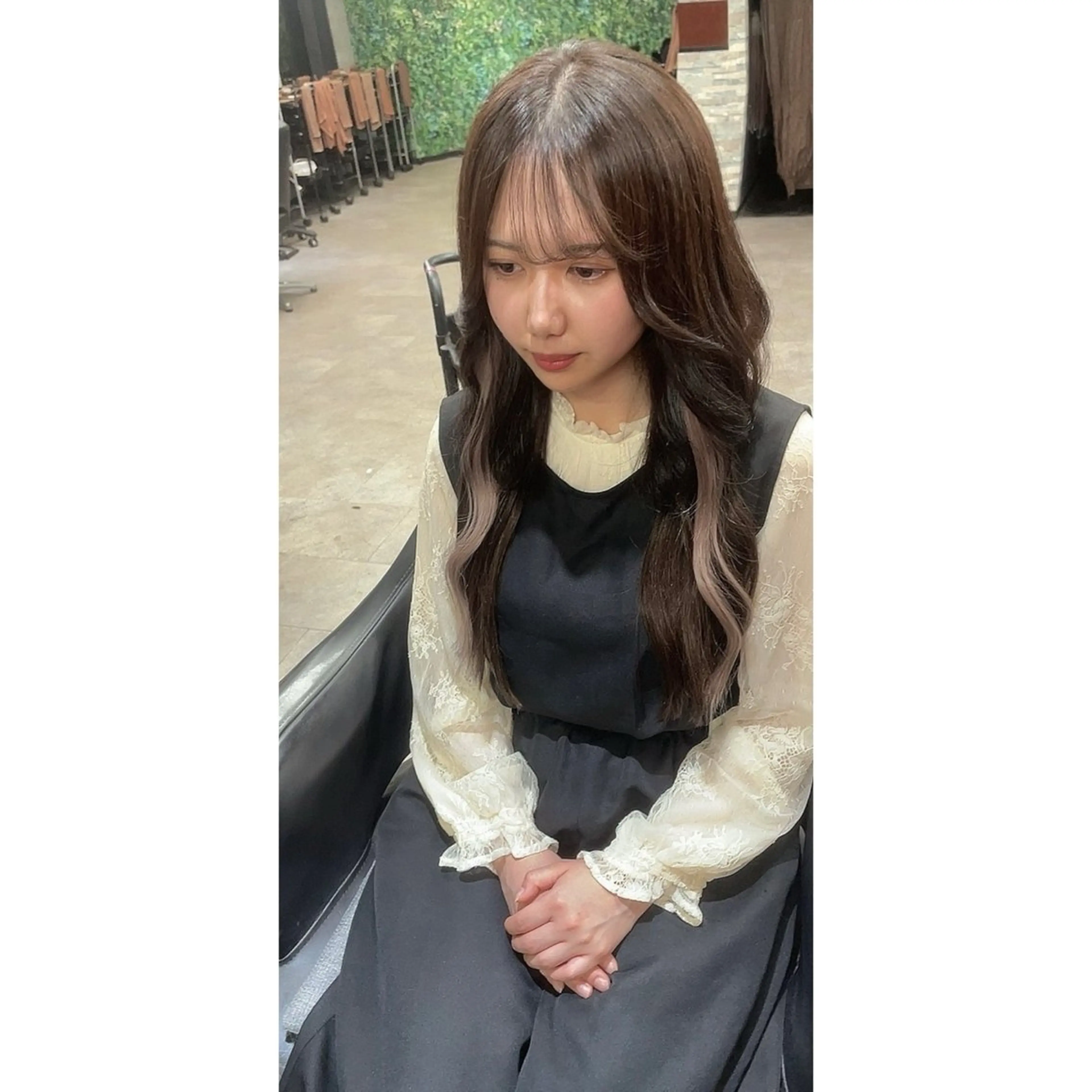 ロング カラー ヘアアレンジ シールエクステ バレイヤージュ ベージュカラー ブリーチ ケアブリーチ エクステ M. KURUMIのヘアスタイル