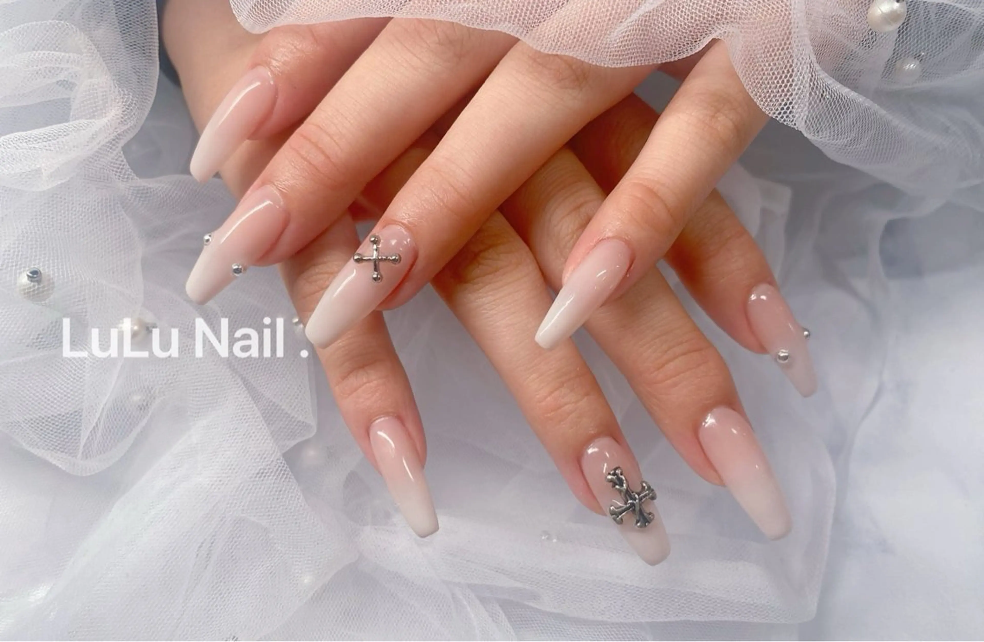 ネイル ハンドネイル LULU Nail  Salon 新宿所属・LU LU NailSalonのネイルデザイン