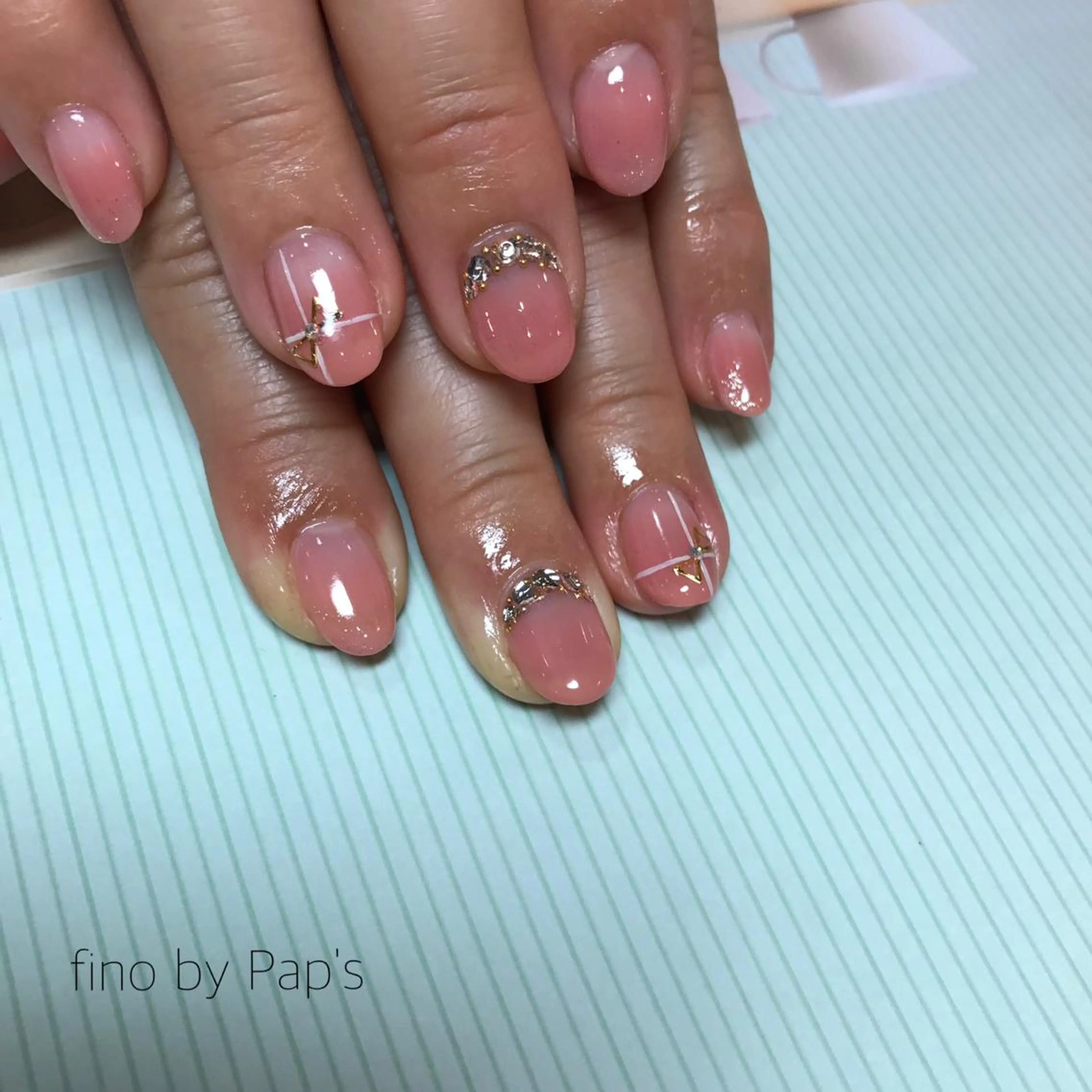 ネイル fino by Pap's所属・西畠 真由美のネイルデザイン