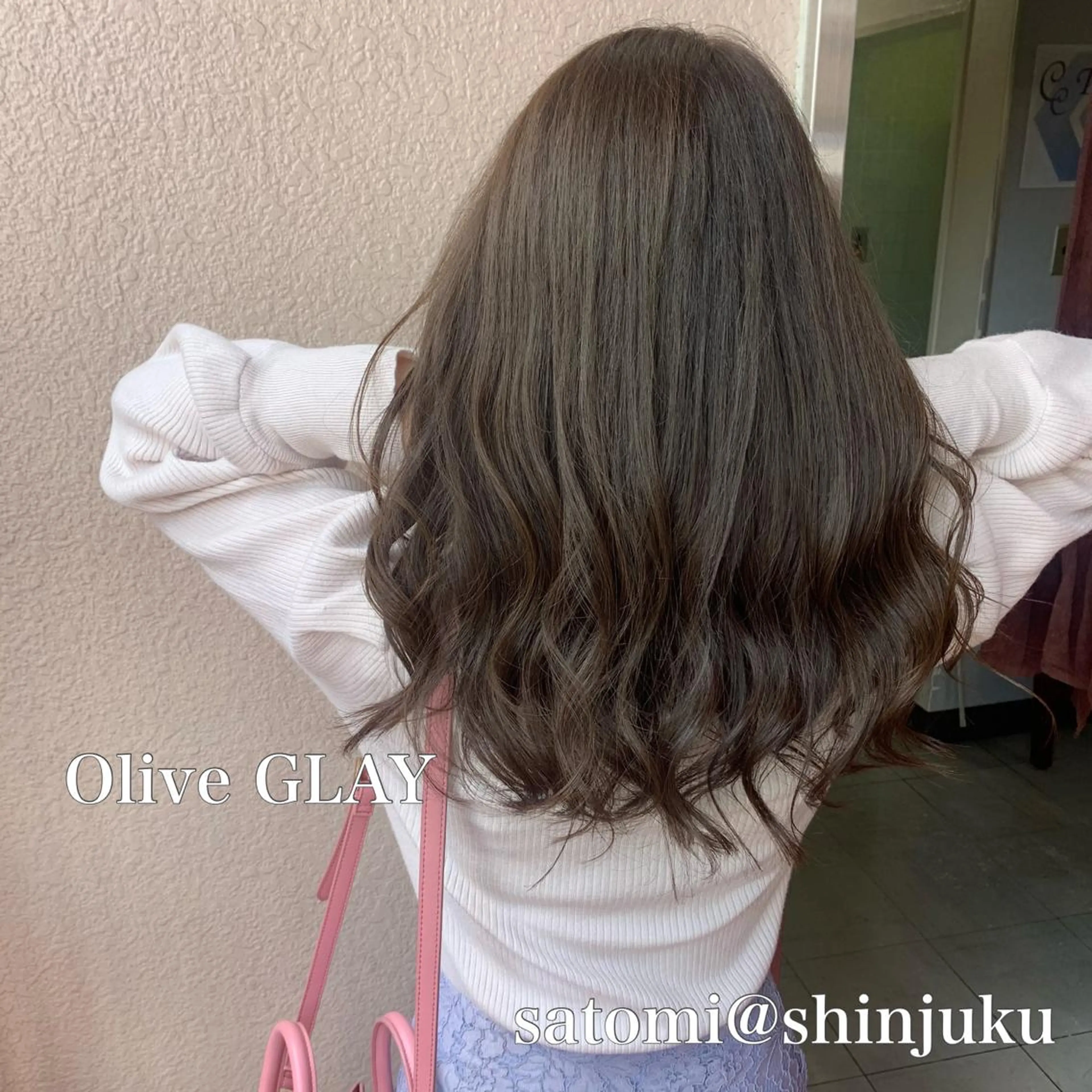 セミロング 淡色ふんわりhair 新宿satomiのヘアスタイル