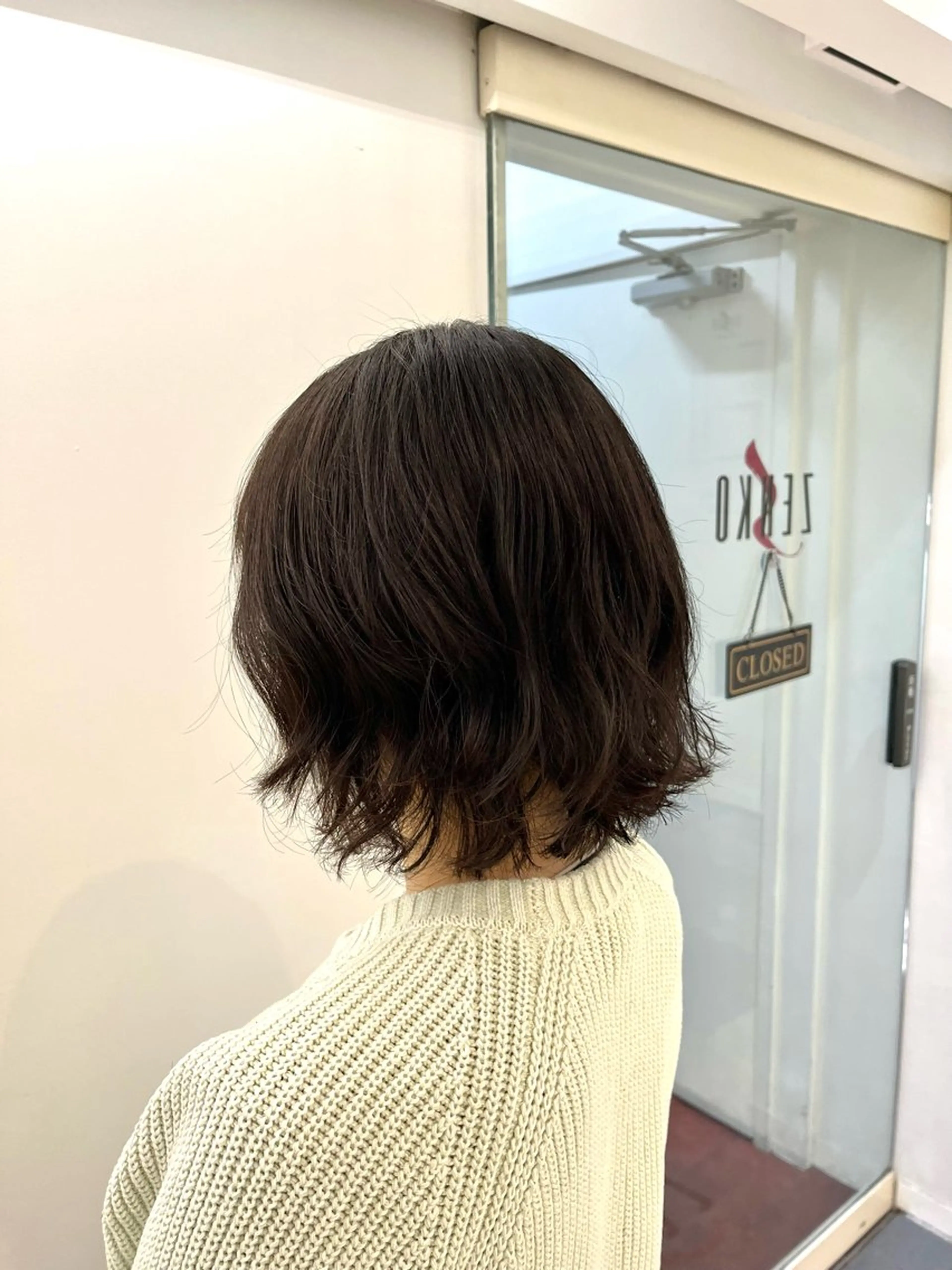 ミディアム パーマ カット パーマ トリートメント コテ巻き風パーマ 藤澤　知彌のヘアスタイル