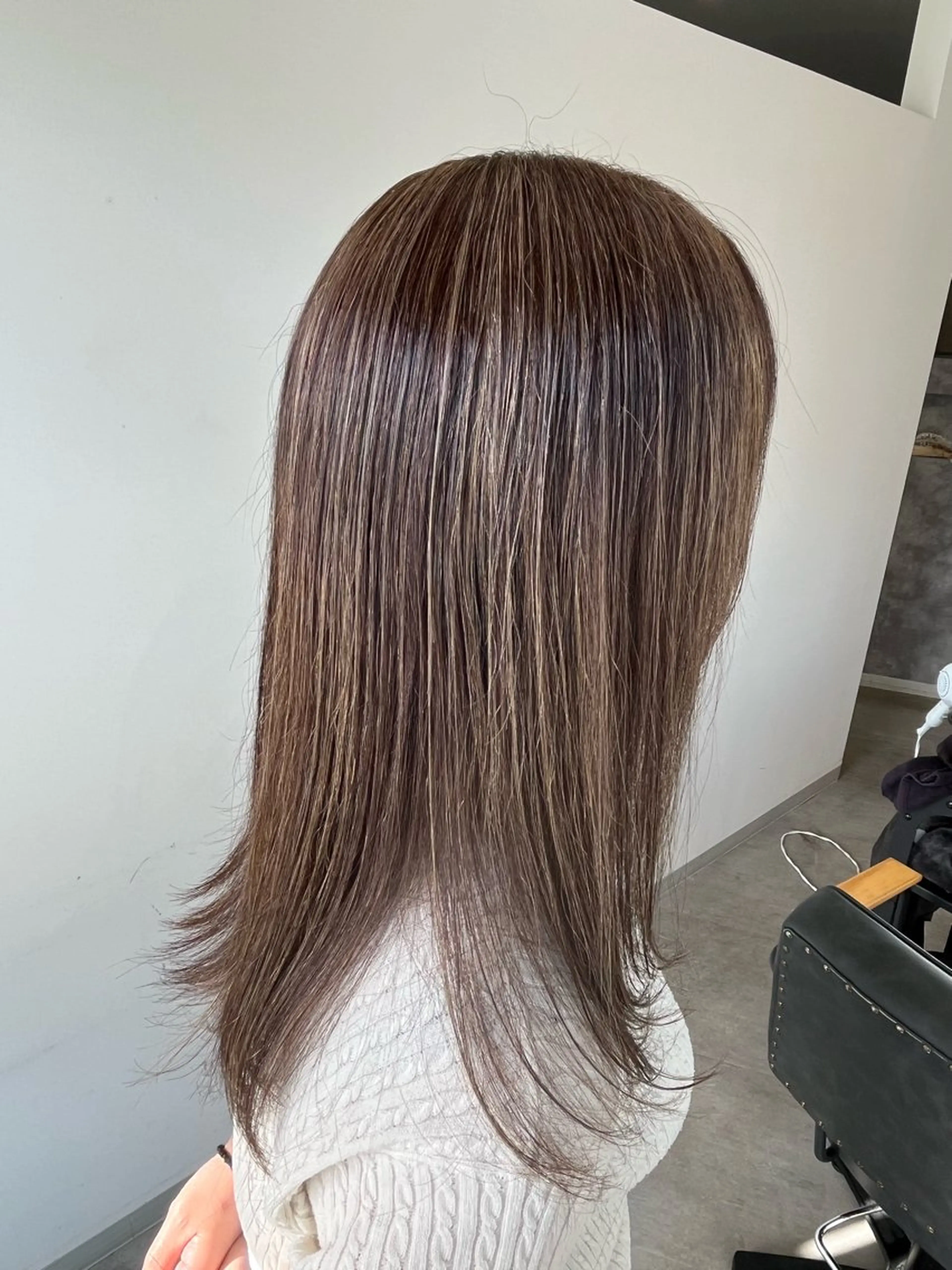 セミロング カラー ハイライトカラー ハイライト beLLe.所属・小島 悠樹のヘアスタイル